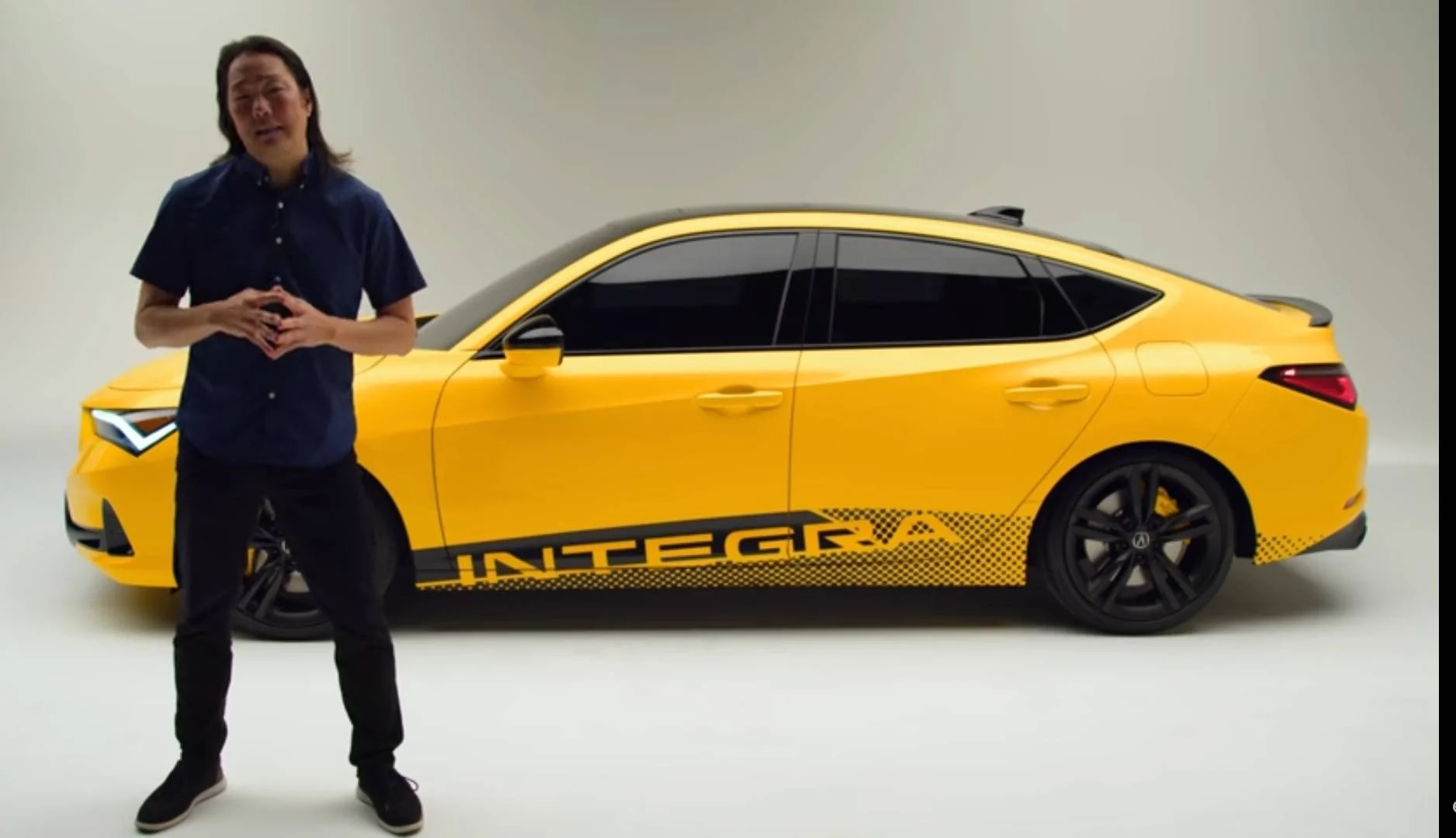 Acura Integra 2023 Integra In-Person Walkaround and Overview Video by Edmunds Screenshot_20211117-165838_YouTube-01