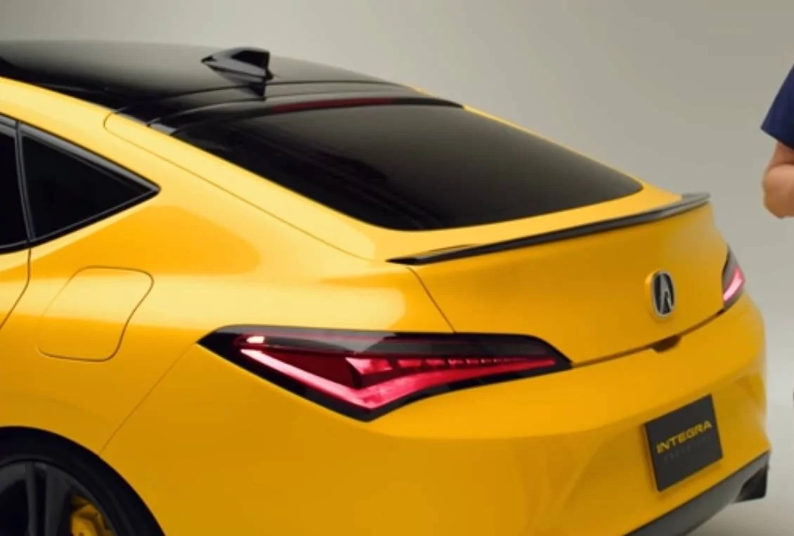 Acura Integra 2023 Integra In-Person Walkaround and Overview Video by Edmunds Screenshot_20211117-165727_YouTube-01