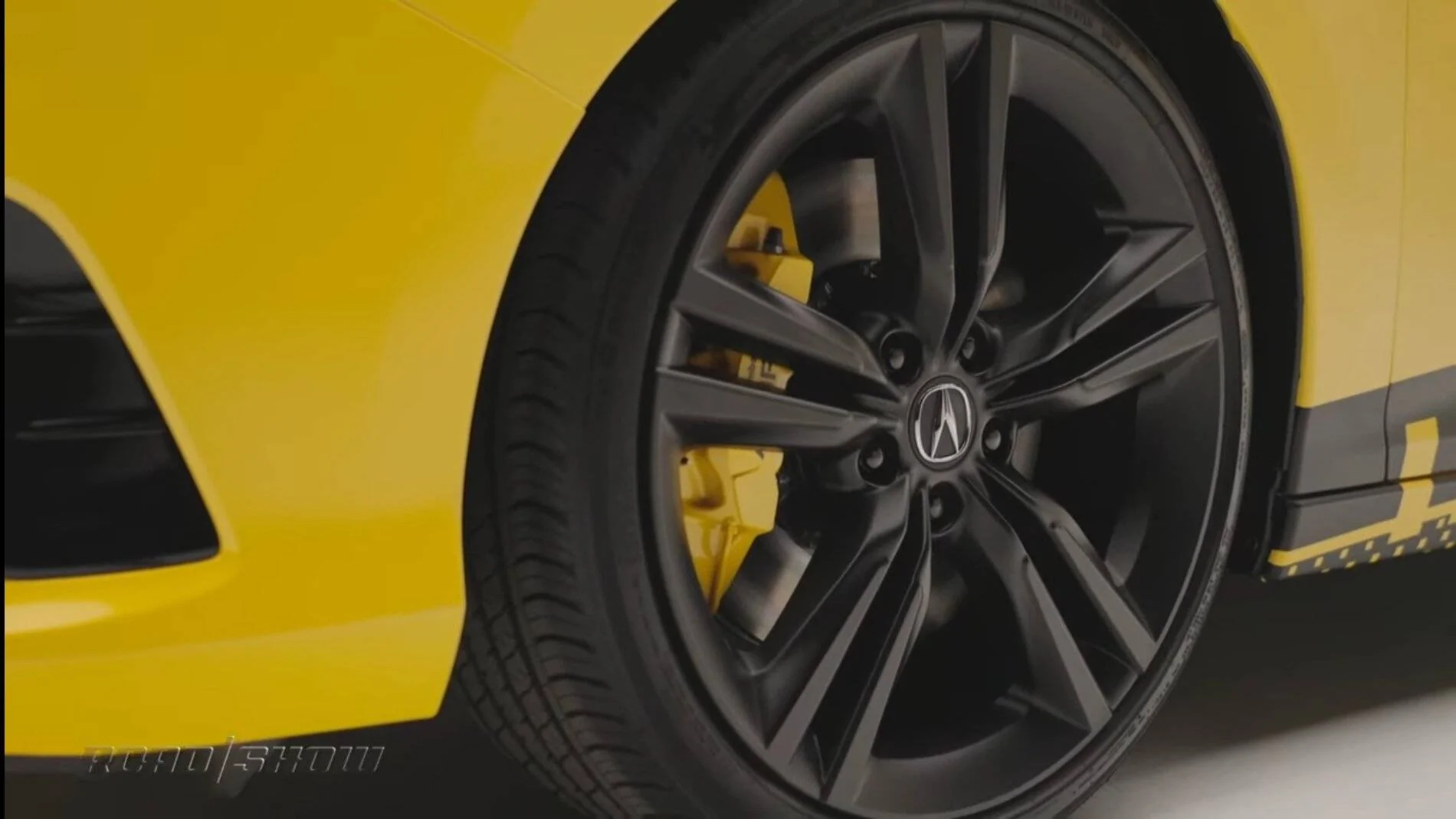 Acura Integra Roadshow's Acura Integra First Look In-Studio Video Screenshot_20211118-205323_YouTube-01