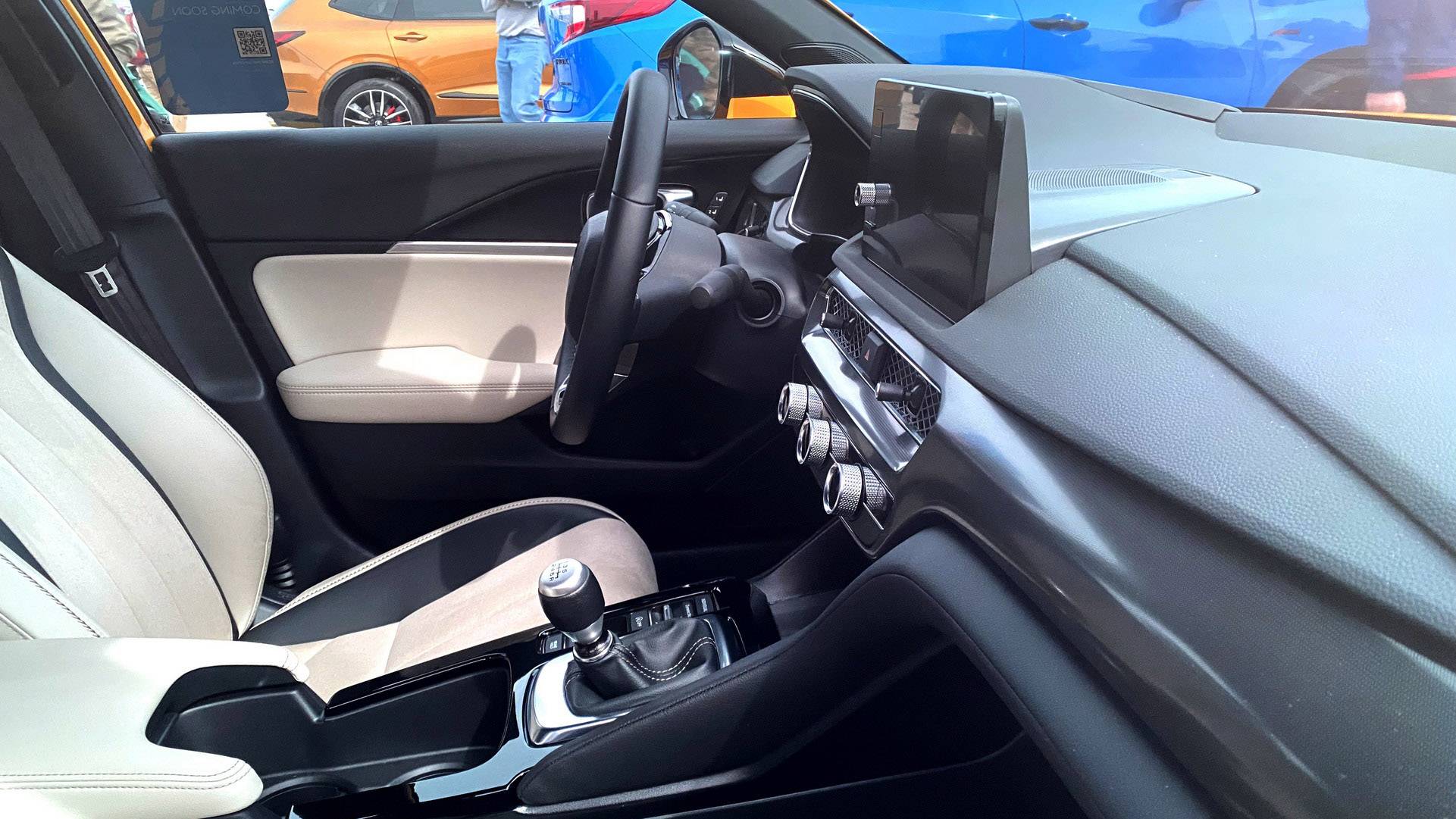 Acura Integra Even better looks @ 2023 Integra Prototype  interior 2023-Acura-Integra-Prototype-Interior-004-CarScoops-copy