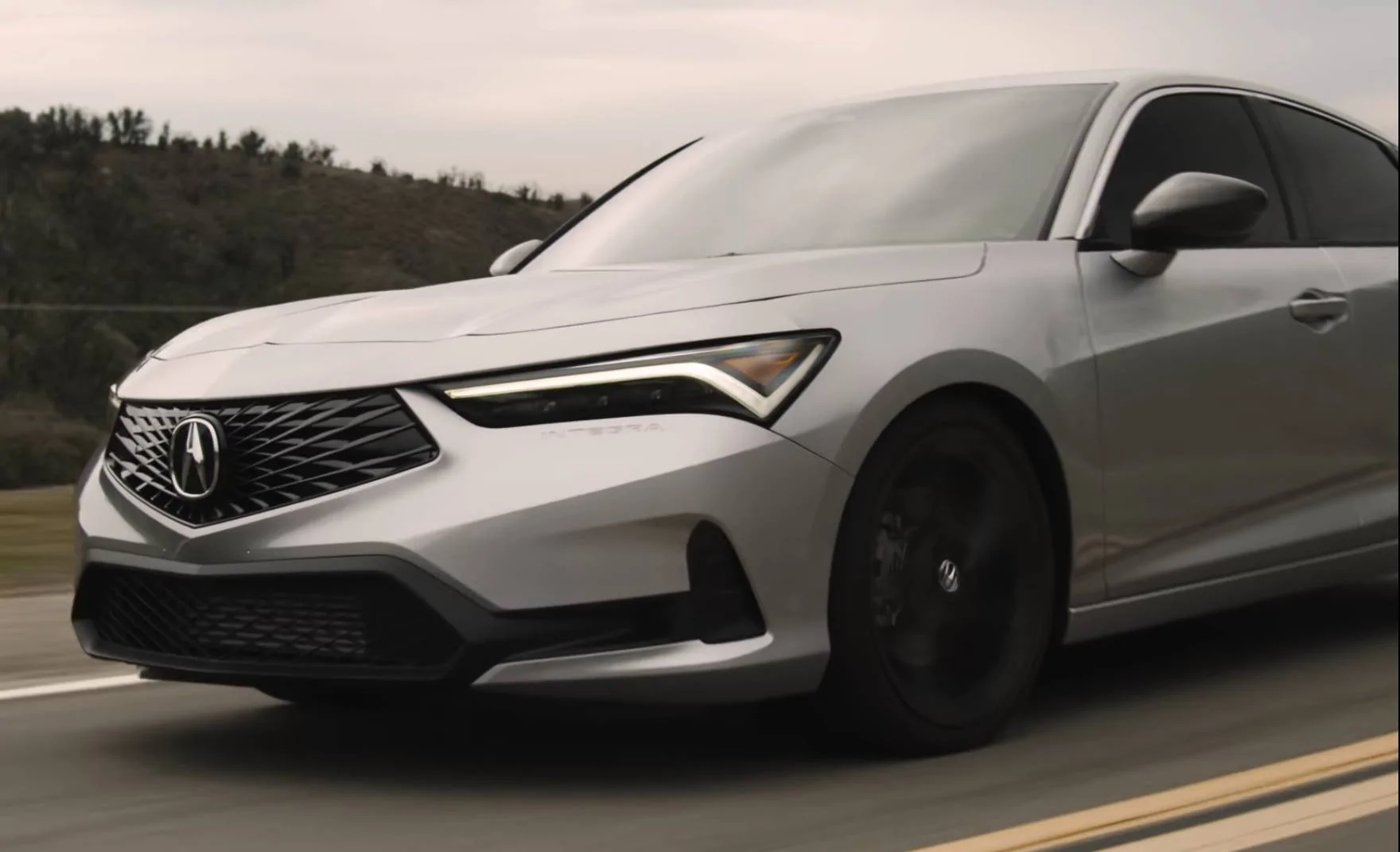 Acura Integra Lunar Silver Screenshot_20220315-143323_YouTube-01