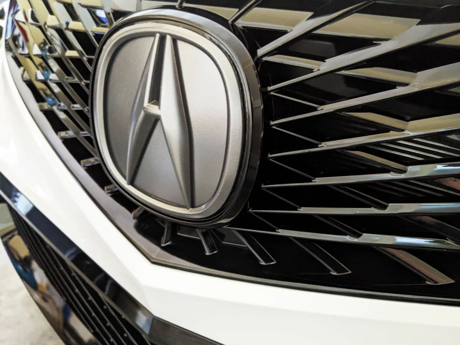 Acura Integra DIY Gunmetal/Shark Gray Acura Badges Using Plasti-Dip Front logo clos