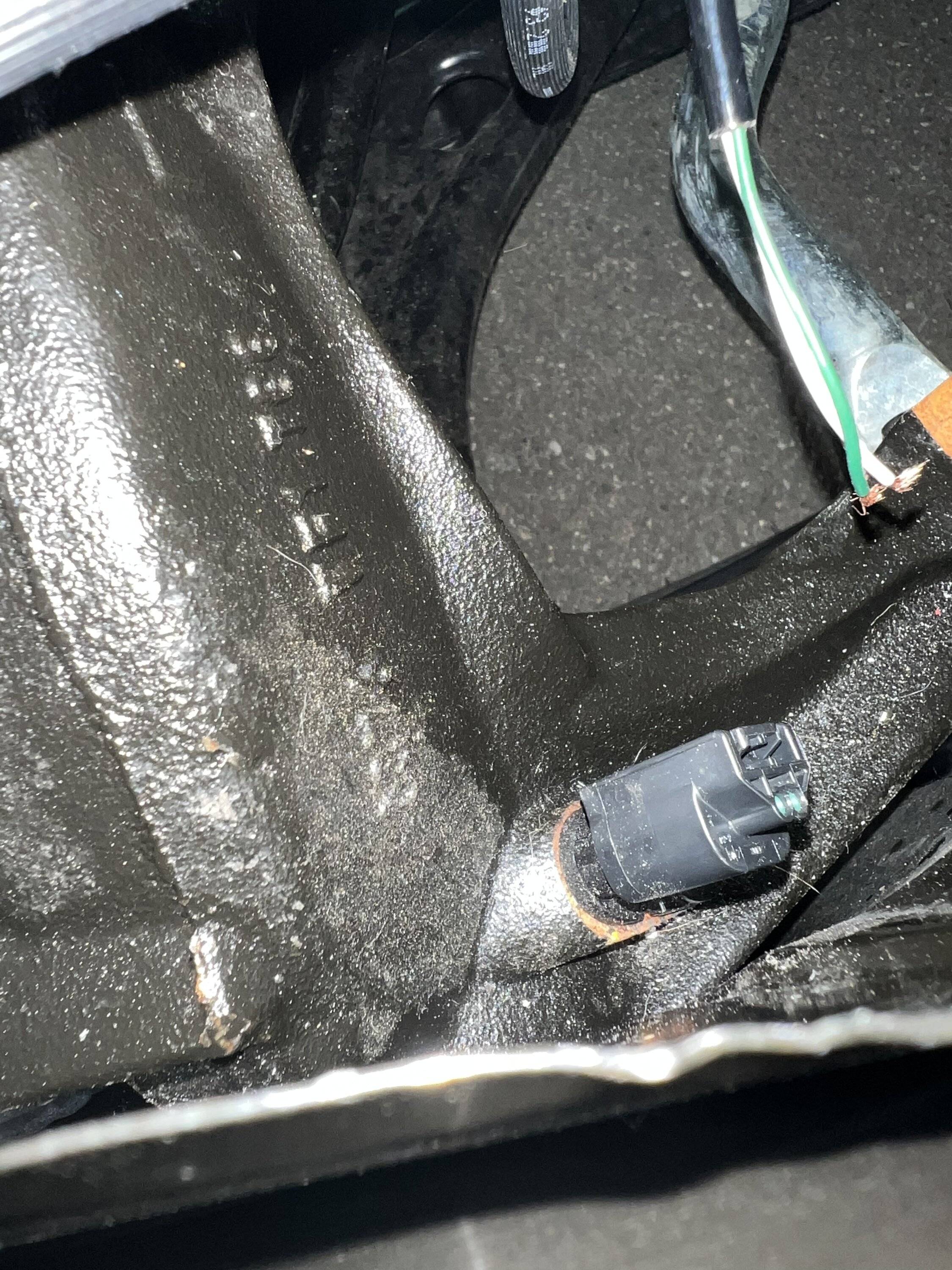 Acura Integra Been stuck like this for a solid hour lmao 59F82B70-BFF0-443B-82B3-04C41C98837D