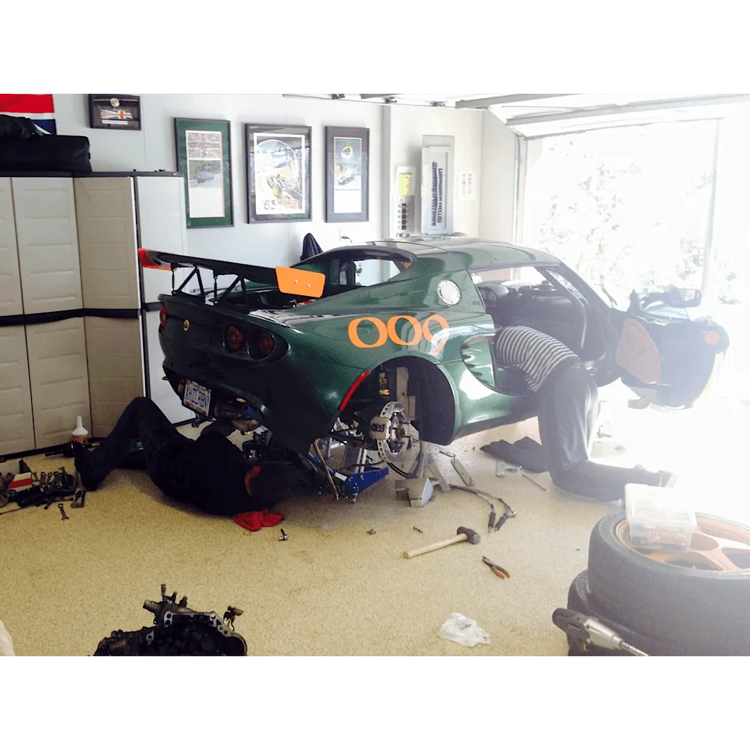 Acura Integra Been stuck like this for a solid hour lmao C96B37E5-76D8-46DB-8CDD-5DC911BC381F