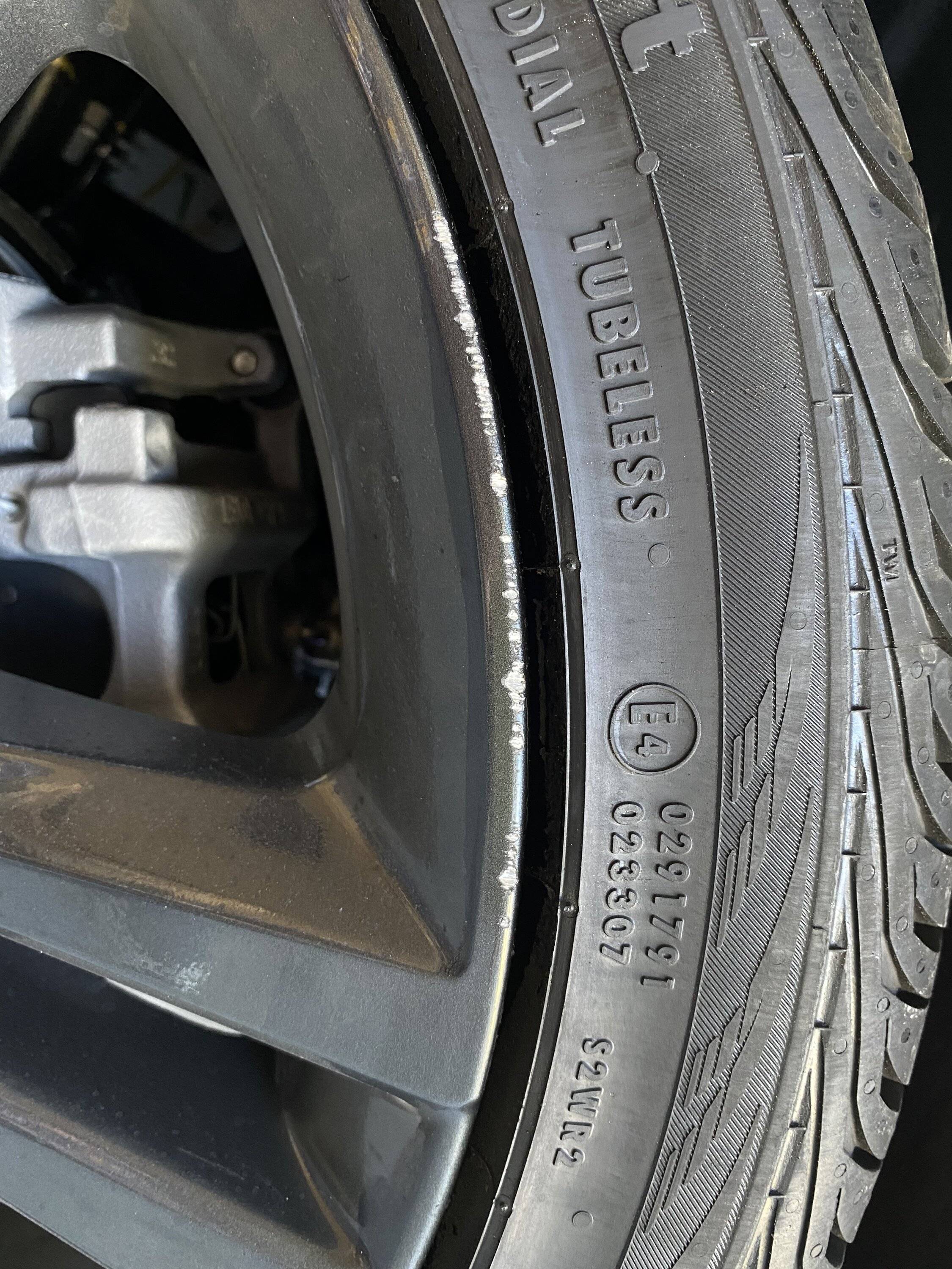 Acura Integra My Integra w/A Spec & Tech package in Platinum White - Video B9797622-3609-4422-9E30-DB3C5FC56D9C