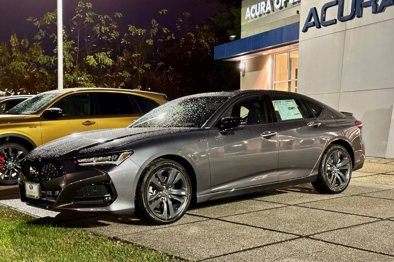 Acura Integra Integra (A-spec tech CVT) vs TLX A-Spec?  Coming from a '17 Civic Sport Touring hatch. IMG_4621