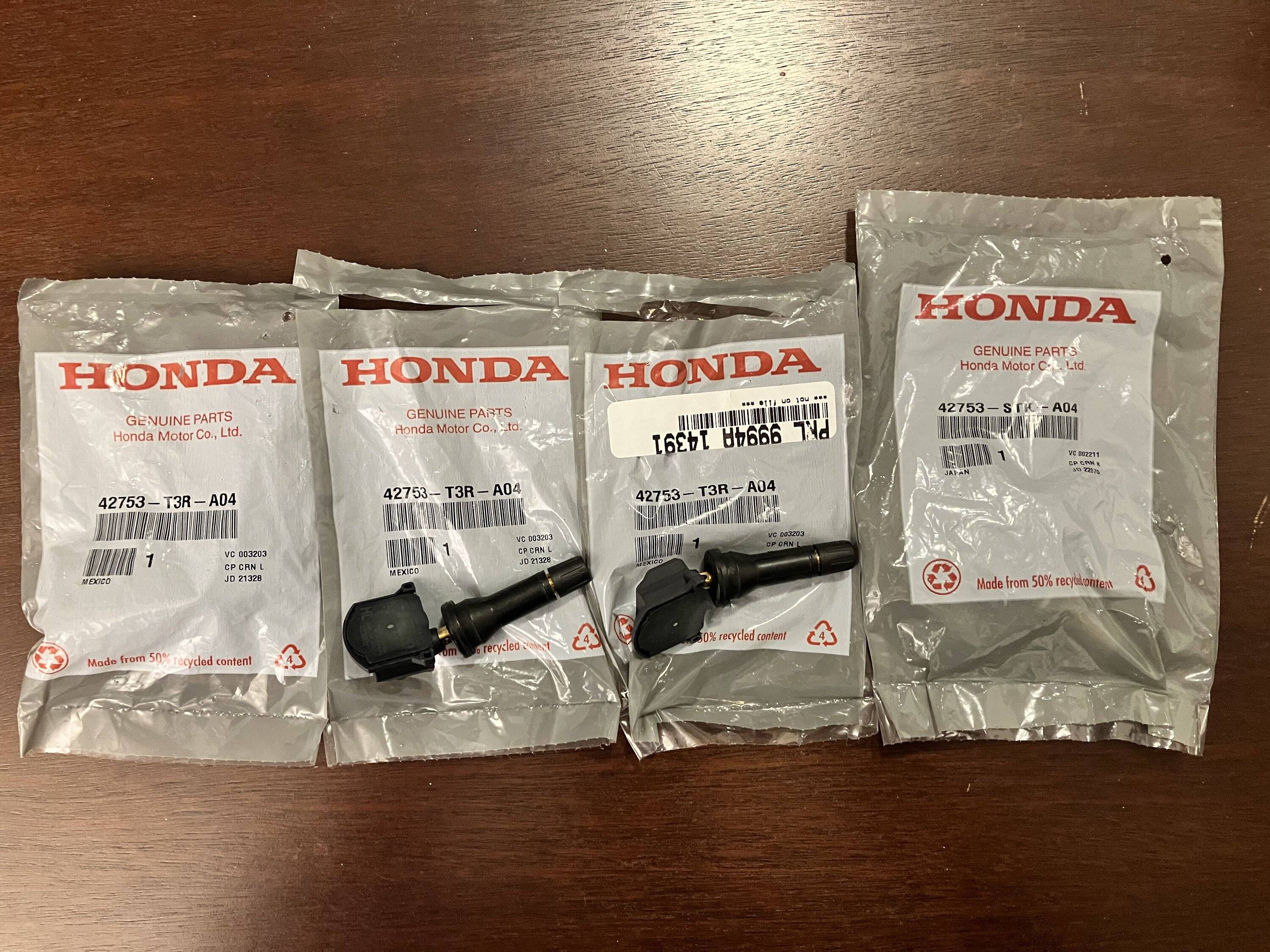 Acura Integra Winter wheels on + spacious cargo 75498935-D8F1-4A49-80E4-E4BDF4A6983F