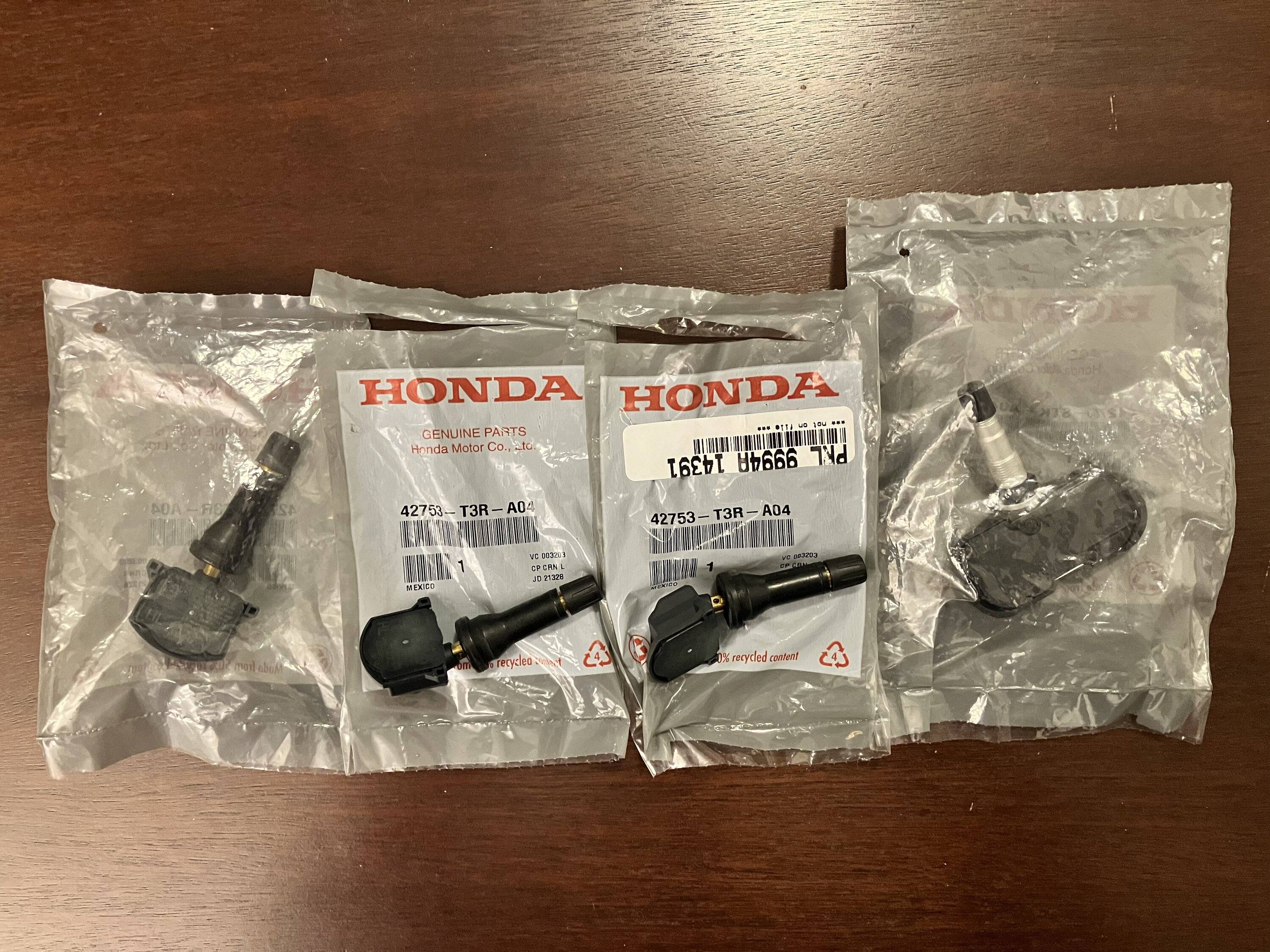 Acura Integra Winter wheels on + spacious cargo 34A3AC7B-7CDD-40FD-8402-C9F9424F58E6