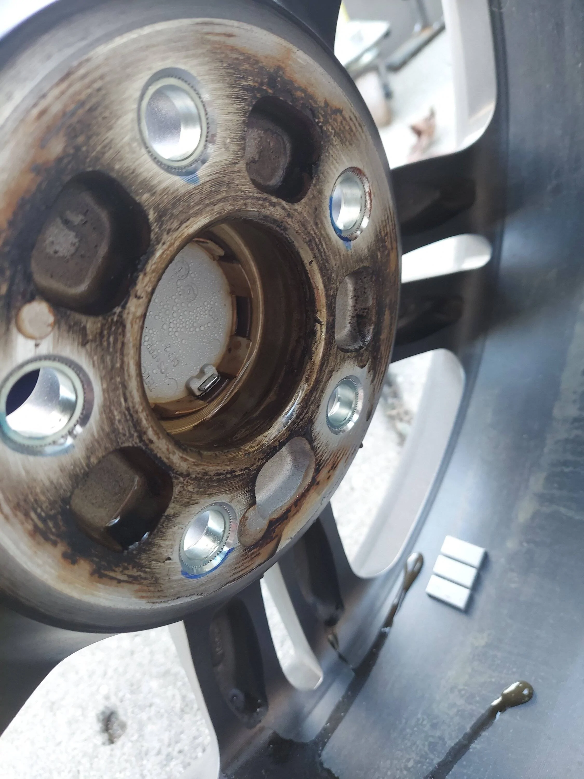 Acura Integra Rust permeating from center cap 20230114_130247