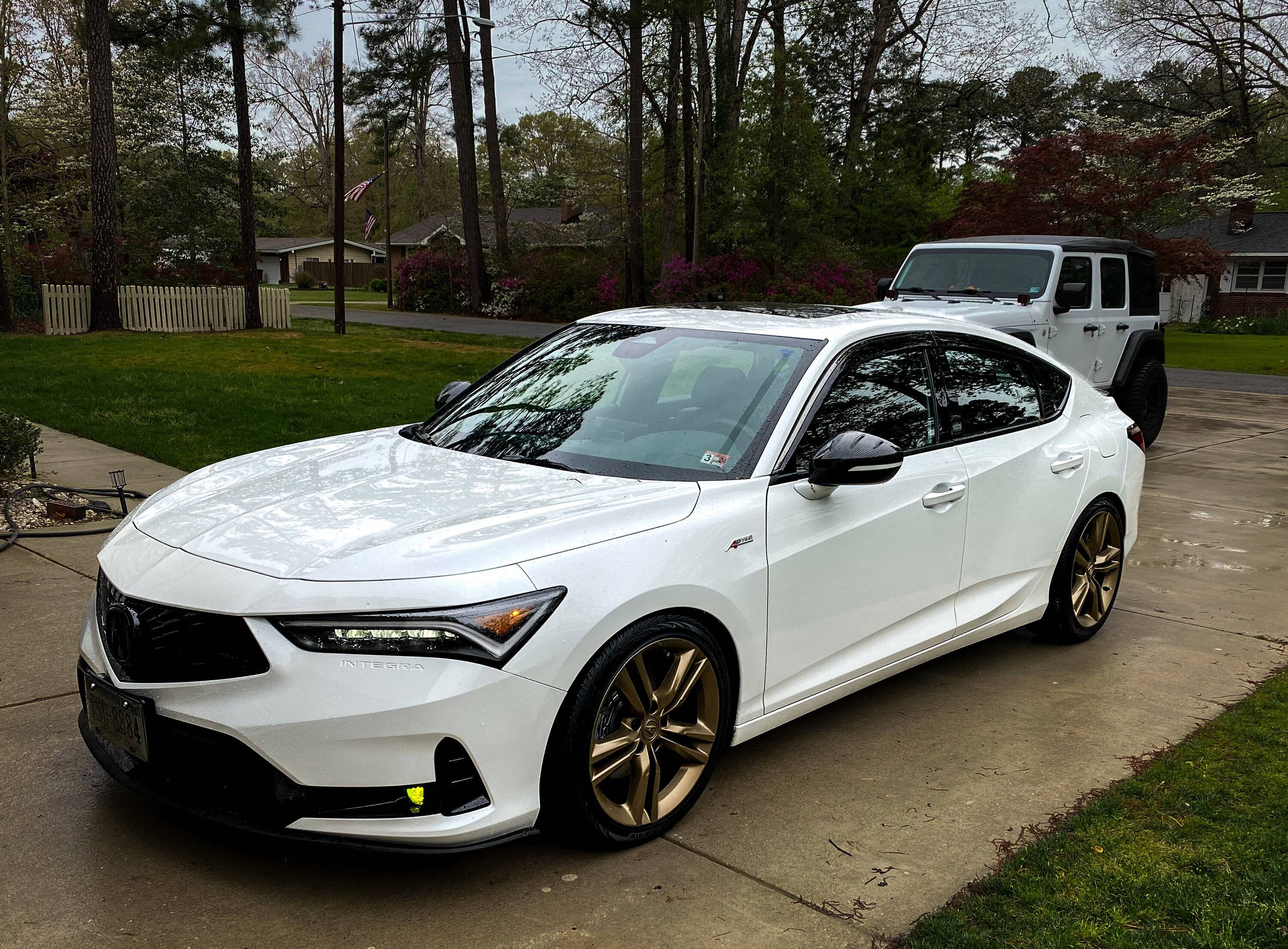 Acura Integra White A Spec build 184C5C37-EB92-40F0-8C7B-9375D8C22F35