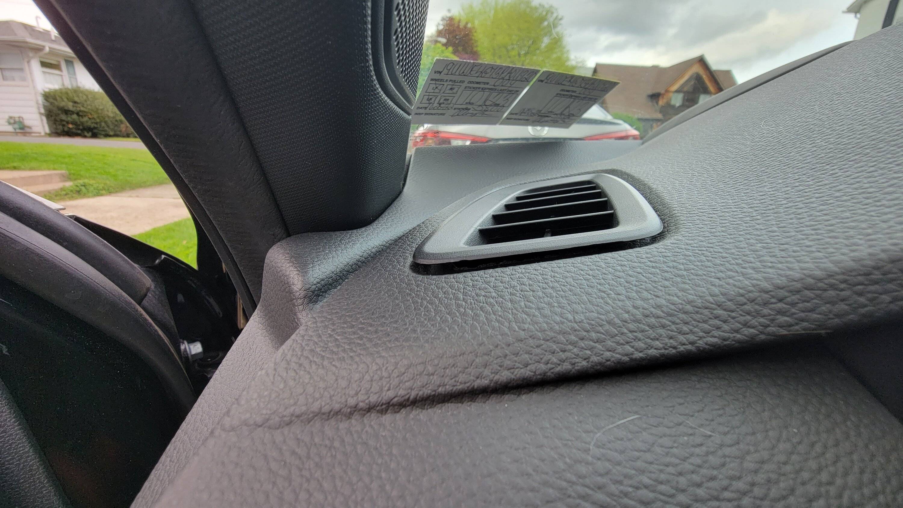 Acura Integra Loose Defrost Vent on Dash 20230502_180854