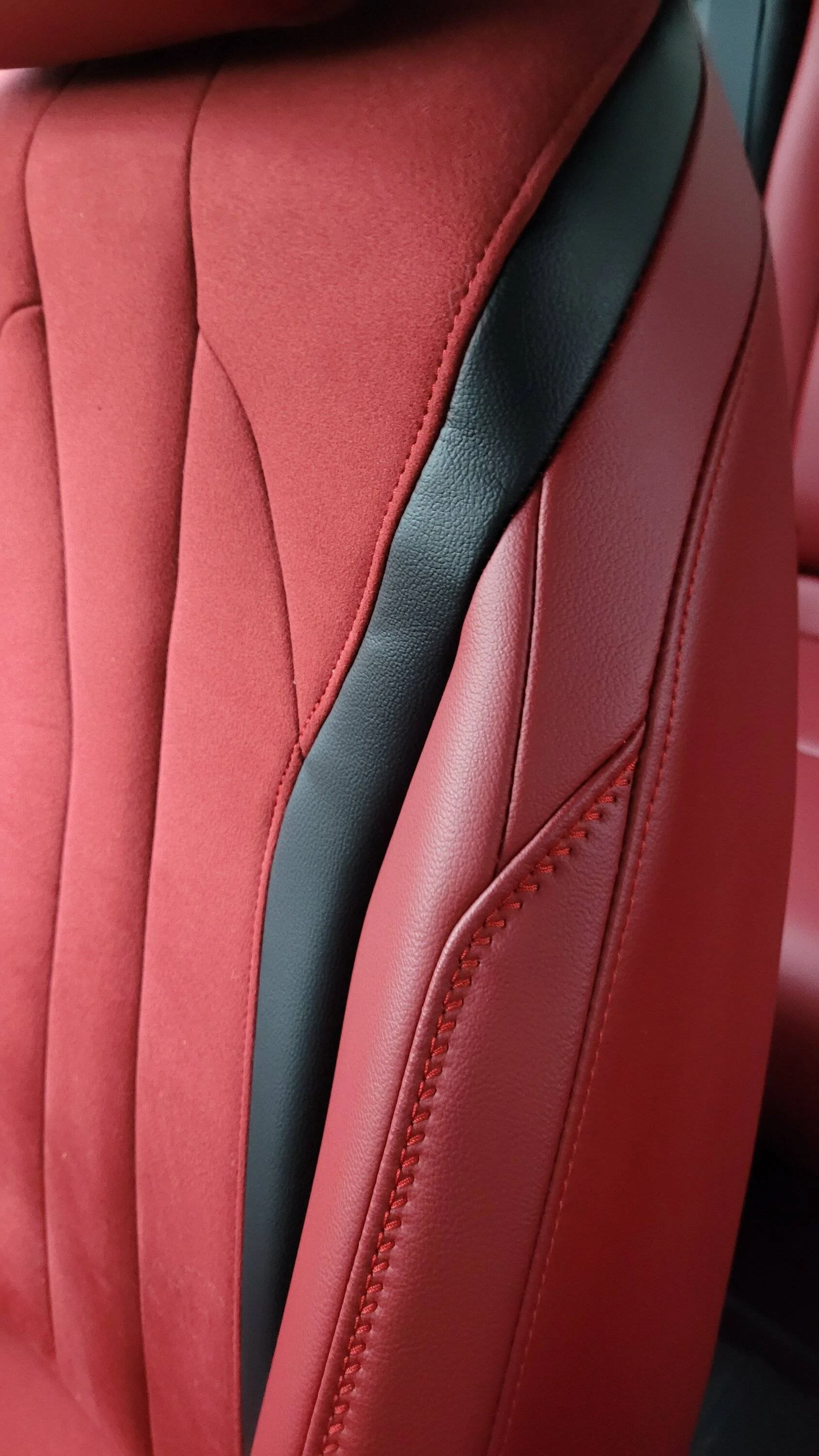 Acura Integra Does anyone else have dimples/waves on their seats? 20230508_070728