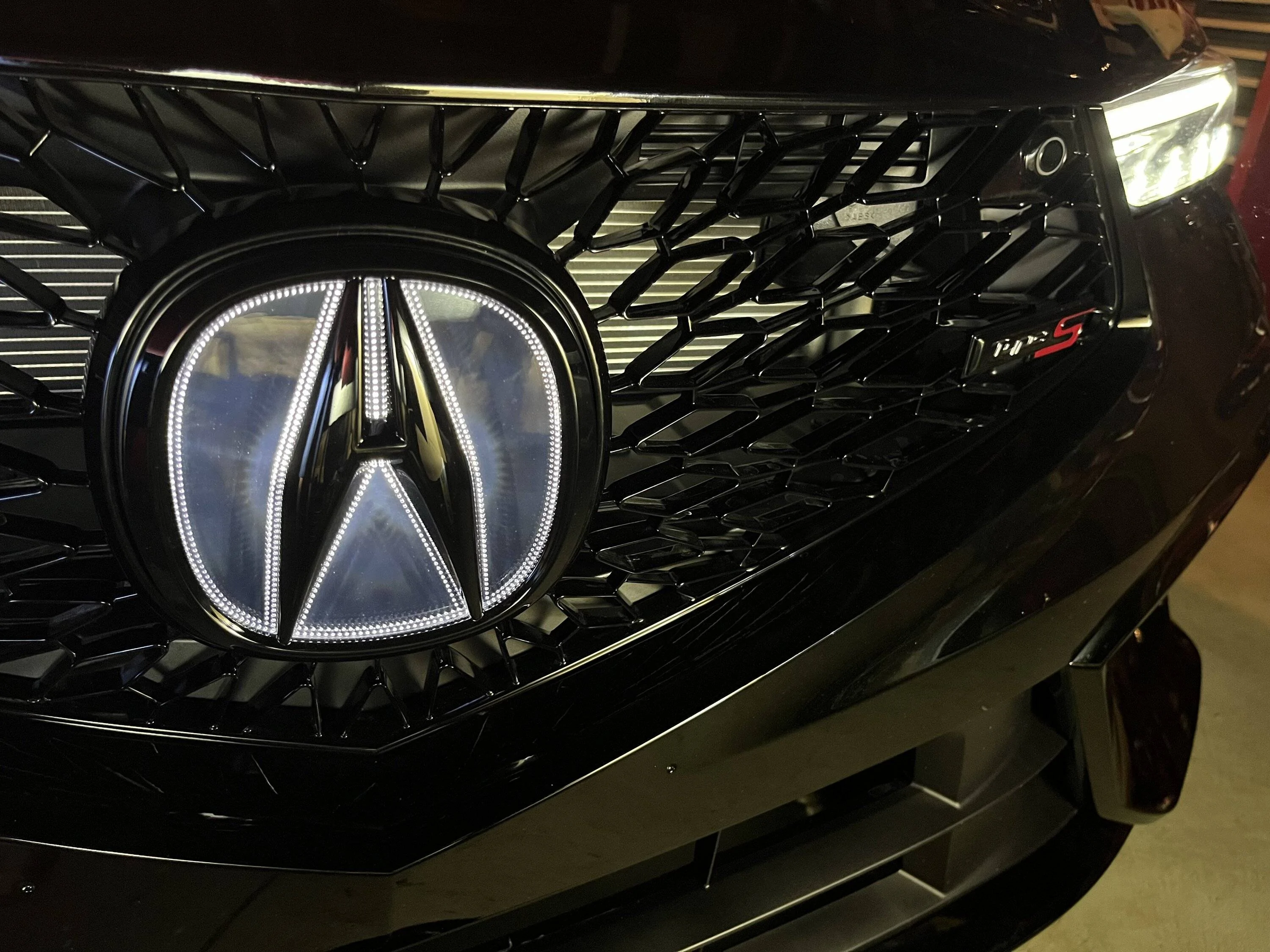 Acura Integra Post your delivery pics here! Front Emblems - Dark