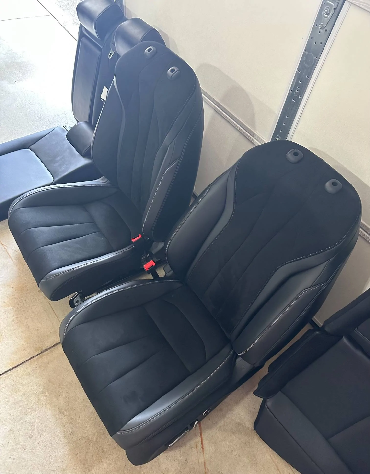 Acura Integra ASPEC tech front and rear seats, steering wheel AB0105D2-17B9-4C9E-96DE-FE4715B1BEAC