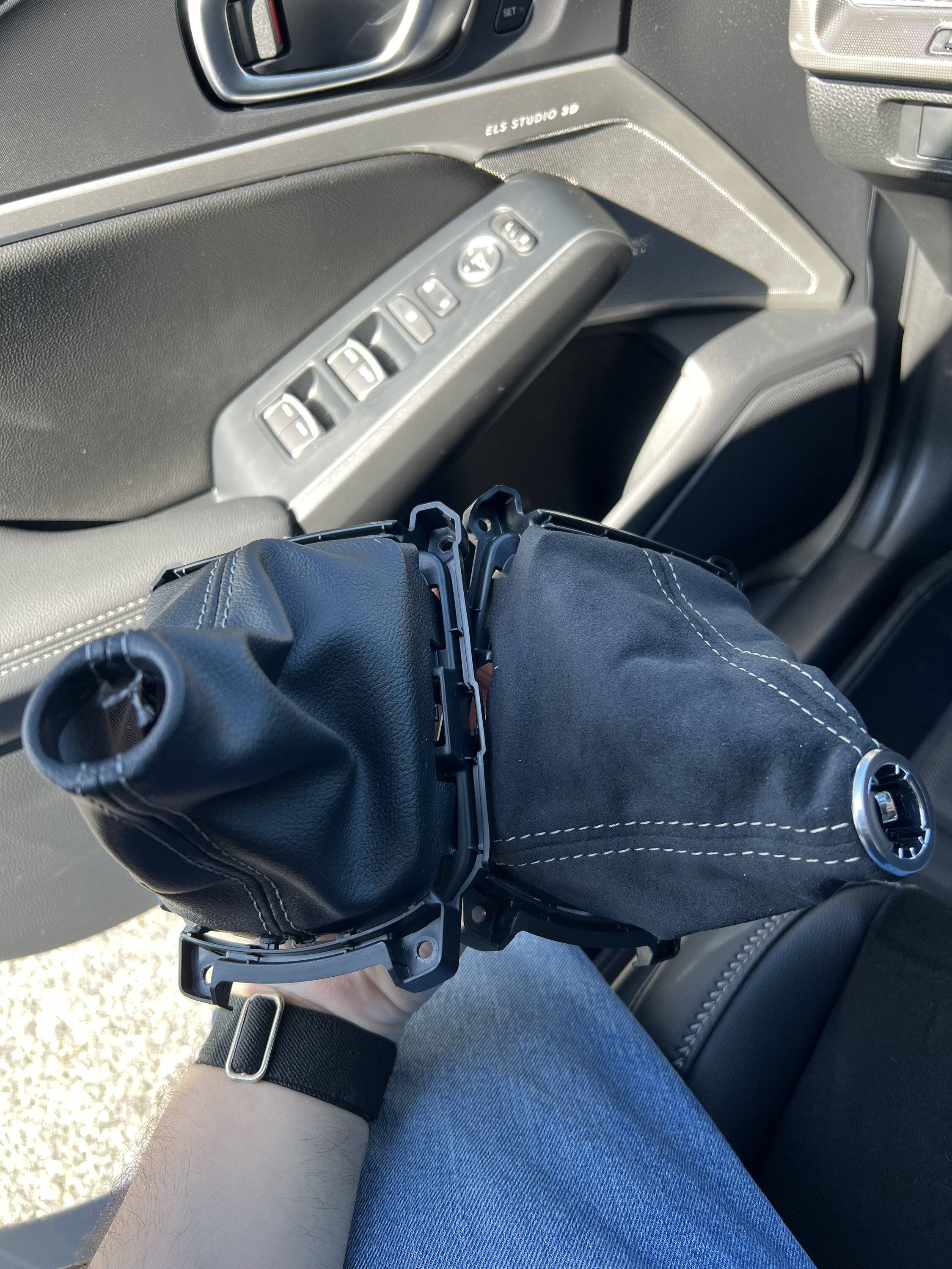 Acura Integra Type S Shift Boot tempImageTky4J6