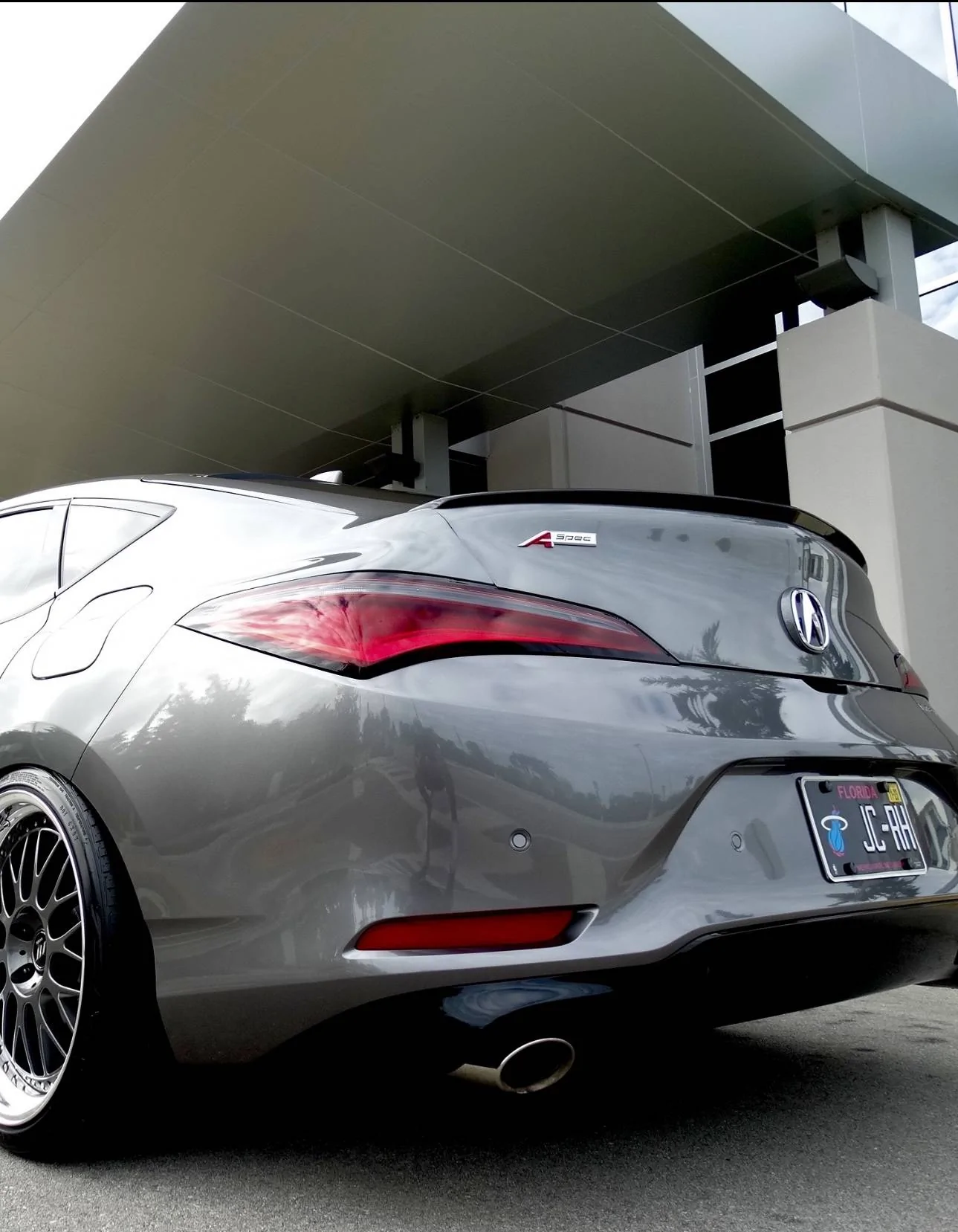 Acura Integra rear license plate screw thread/size? IMG_0498