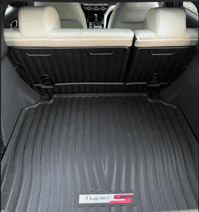 Acura Integra I installed the Carbon Fiber spoiler today trunktray