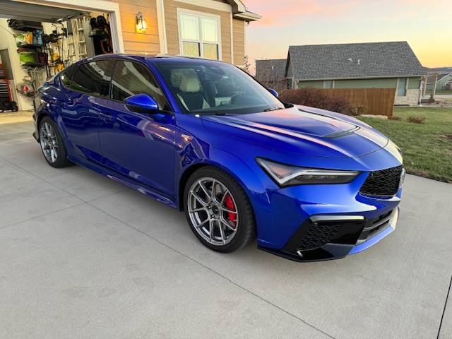 Acura Integra 18" wheels: How much clearance between caliper and barrel? IMG_4014