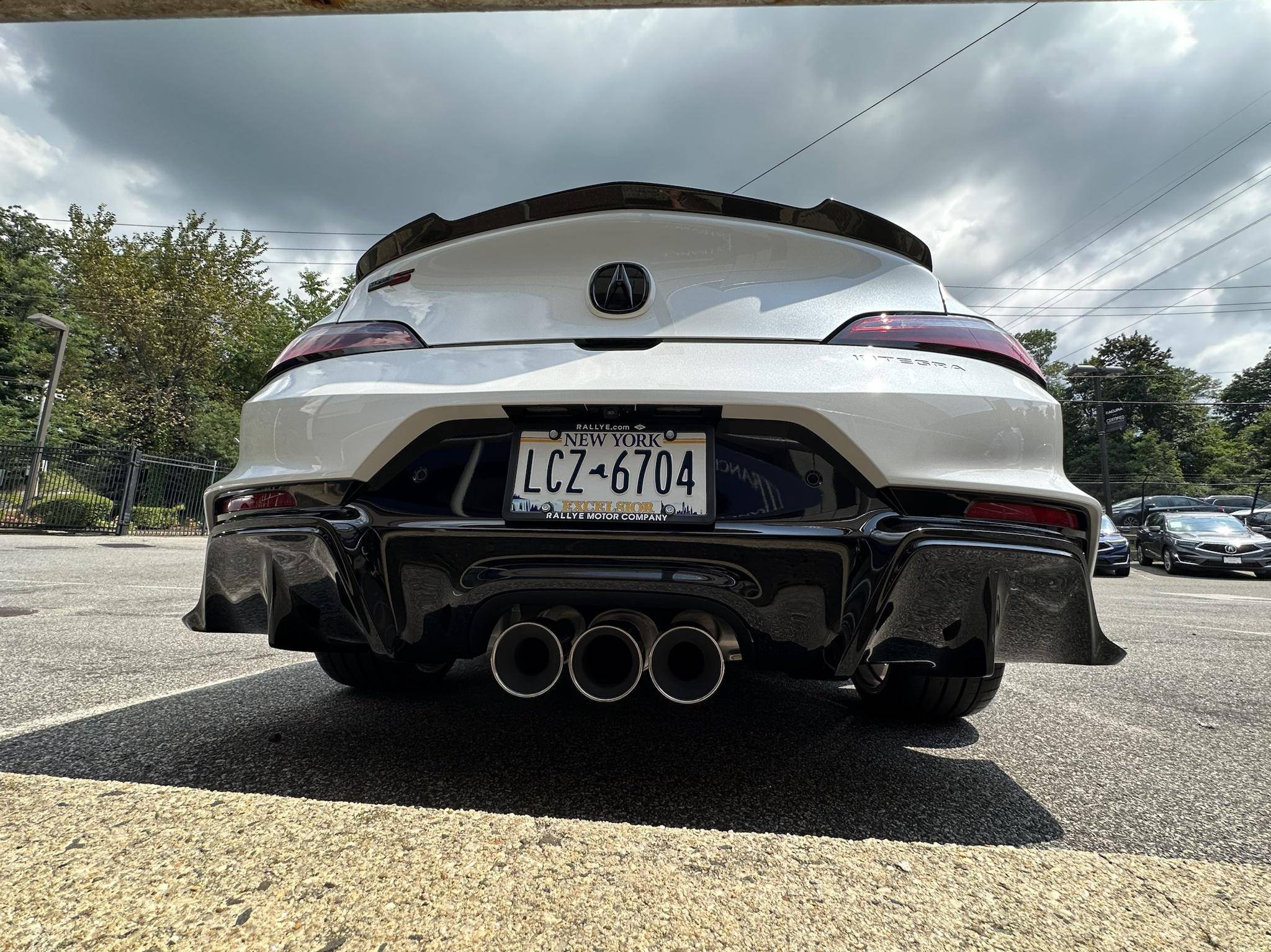 Acura Integra F/S: 2024 Acura Integra Type S White/Red 1,100 miles, Bronze wheels, Carbon fiber, alcantara and more! LbSpS9o