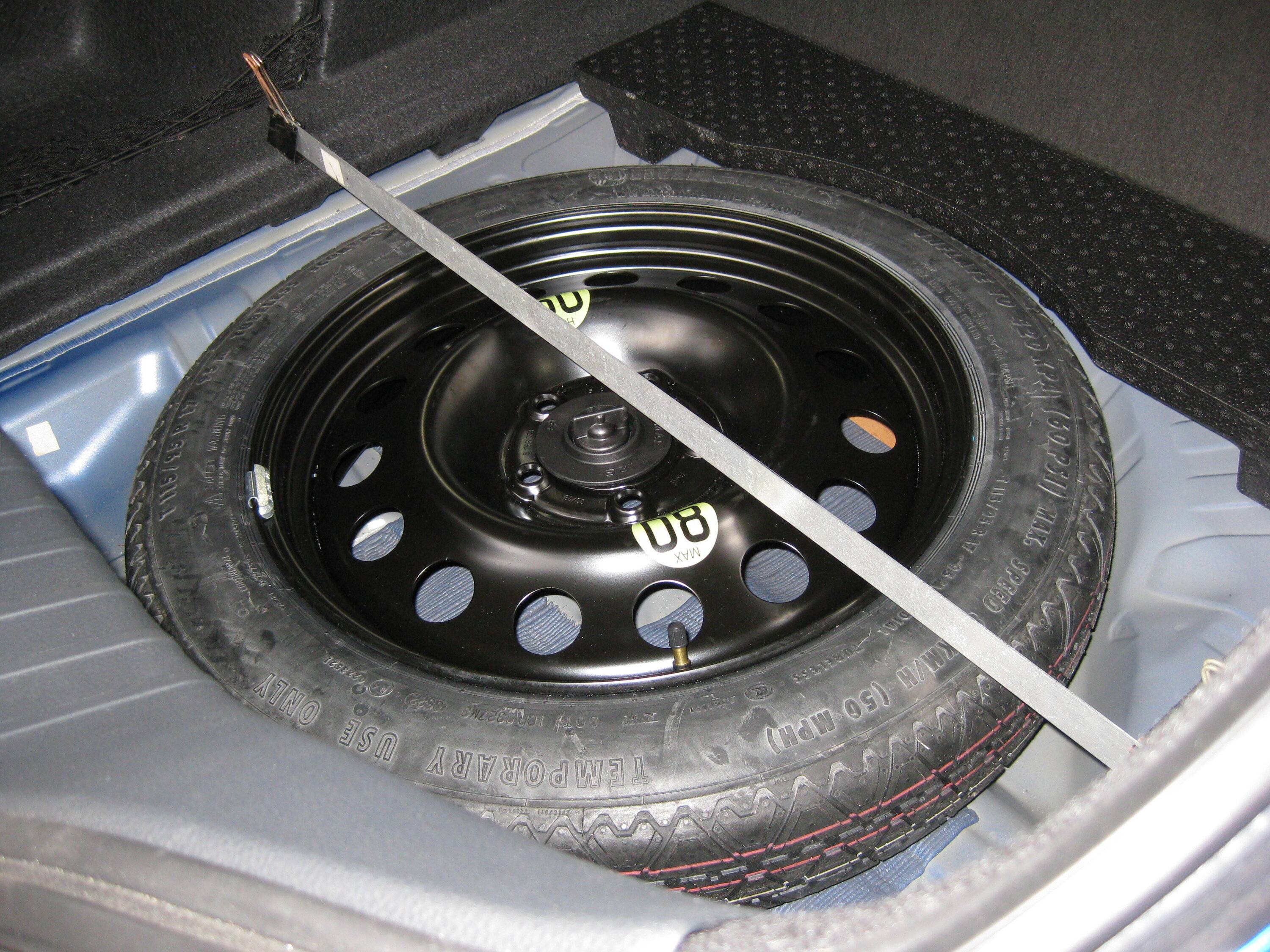 Acura Integra A Spare Tire That Fits Under the Load Floor IMG_0528.JPG