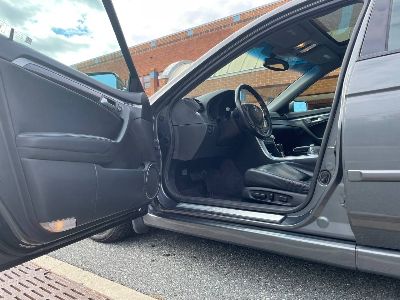 Acura Integra CLEAN DAILY DRIVER // 2008 ACURA TL // LOW MILES IMG_5383