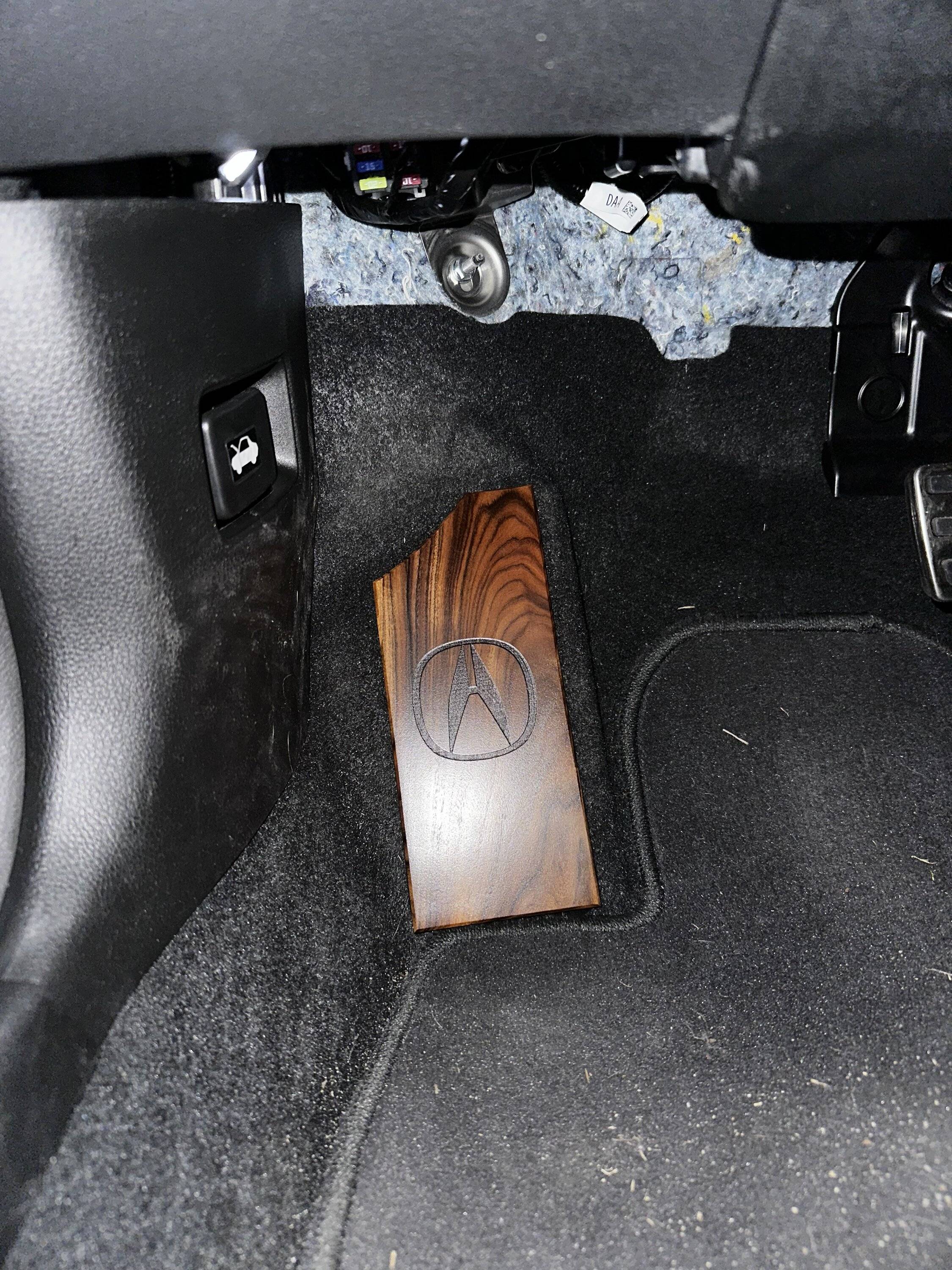 Acura Integra DIY Hardwood flooring for trunk/hatch and wooden dead pedal IMG_7084