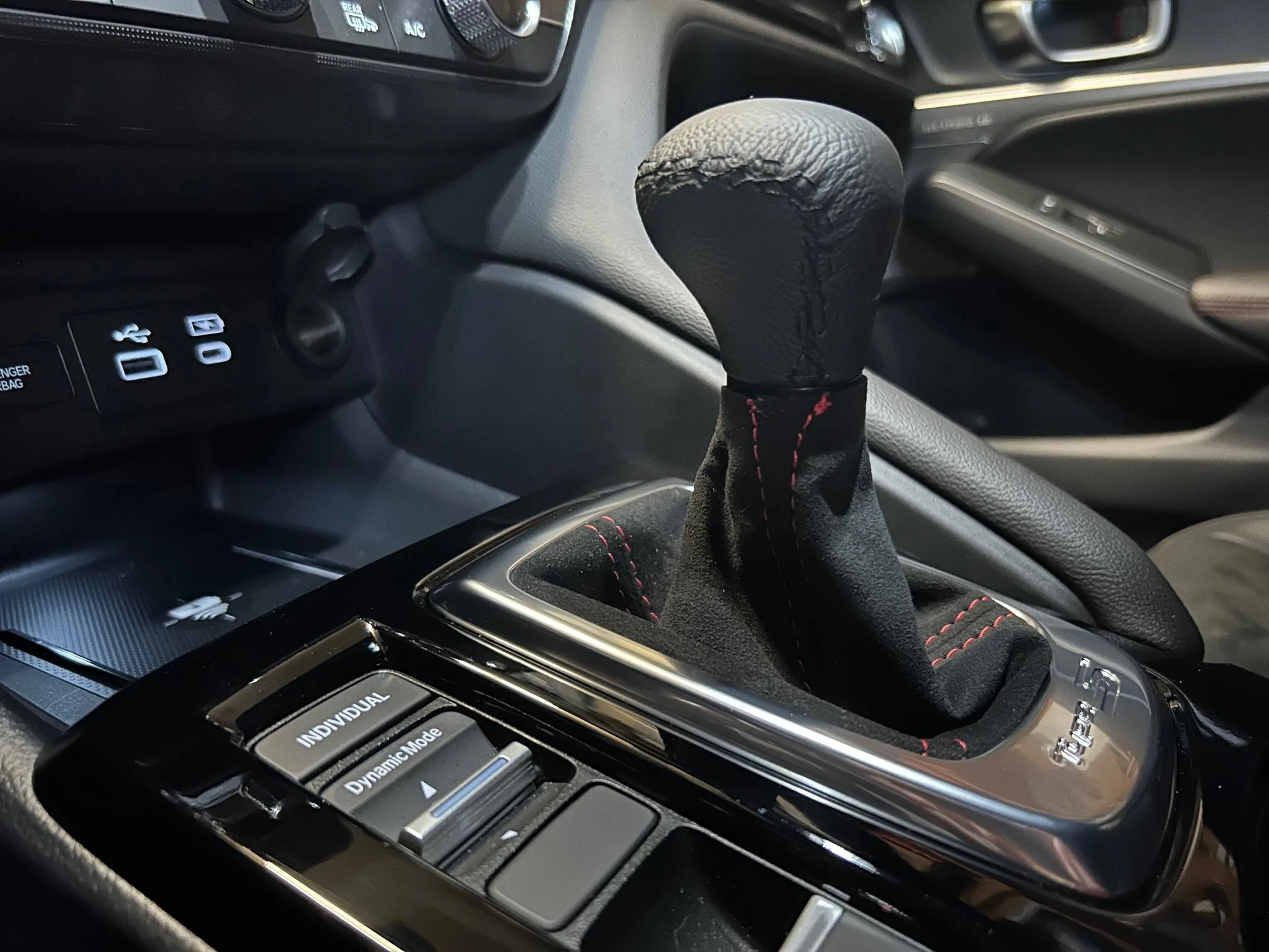 Acura Integra Momo Anatomico Shift Knob Installed IMG_2763