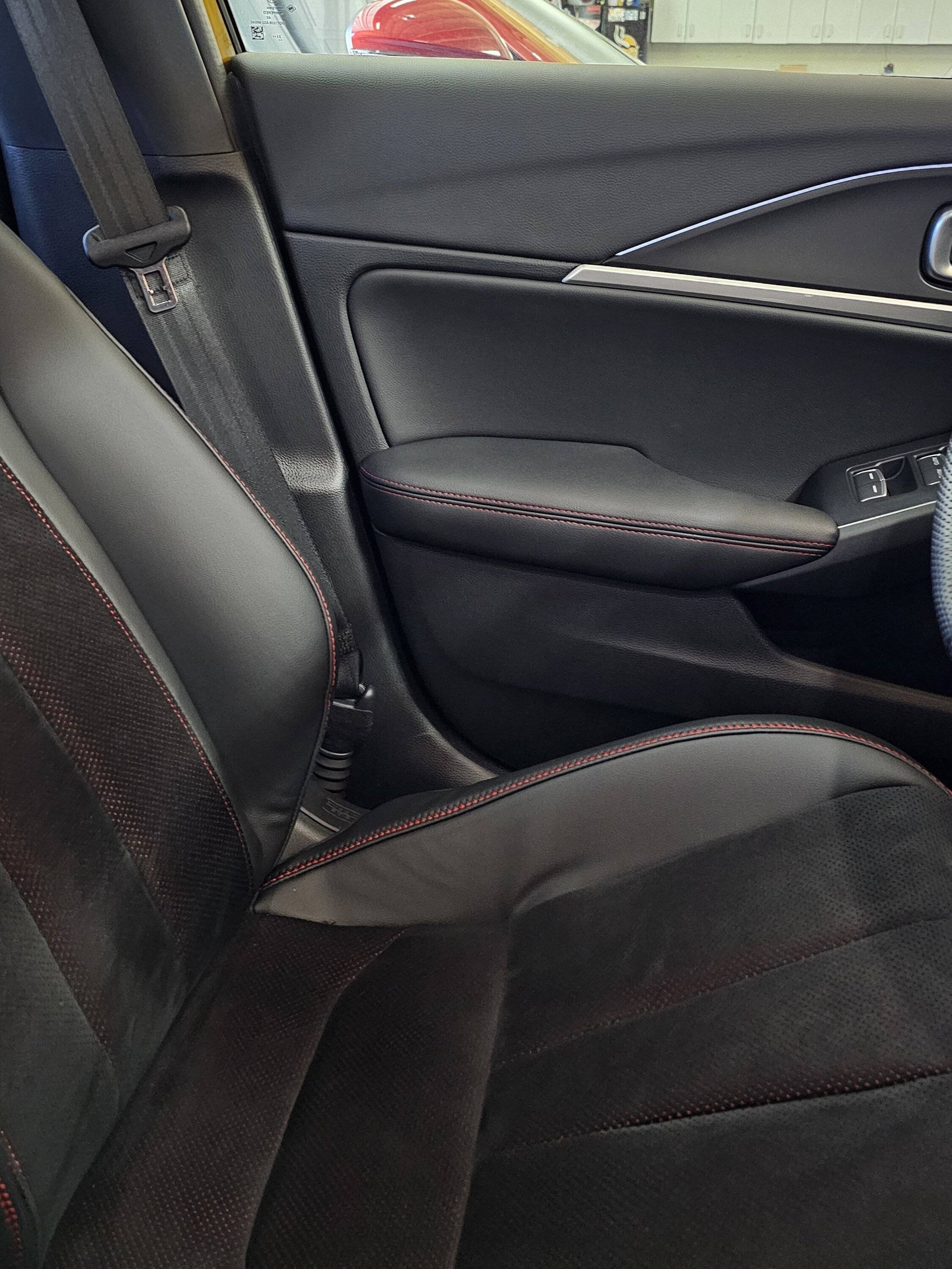 Acura Integra Excessive Seat Bolster Wrinkle? 1000013427