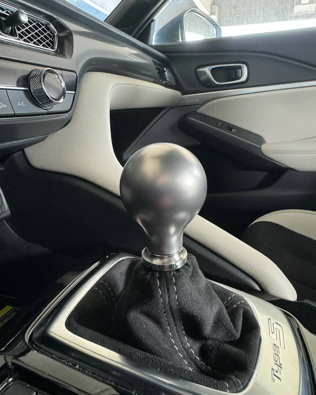 Acura Integra Shift knobs anyone? IMG_3529