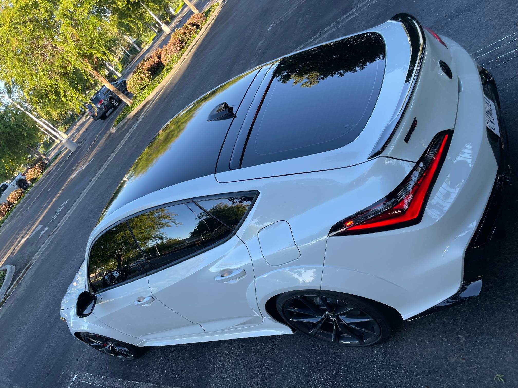 Acura Integra Black or Red interior on White... ughhhhh image0