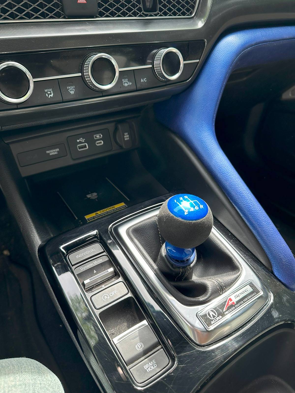 Acura Integra Anyone with a Billetworkz weighted alcantara shift knob ? would love to see a pic. knob