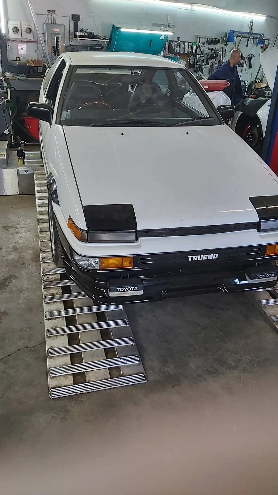 Acura Integra Pics of oil change and brake fluid flush at 6000km Iboyz dyno