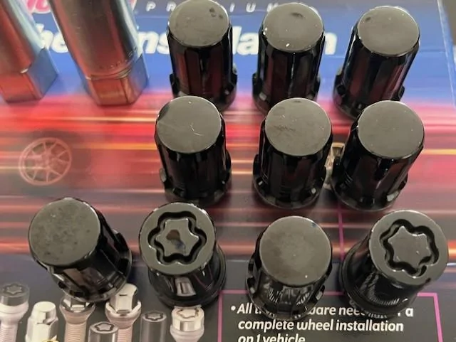 Acura Integra FS: MCGARD 65515BK Reman Wheel Installation Kit bolt 4