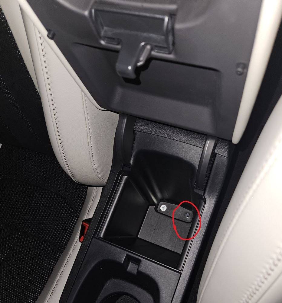 Acura Integra ITS Center Console Screw Size? photo_2024-09-17_21-12-45