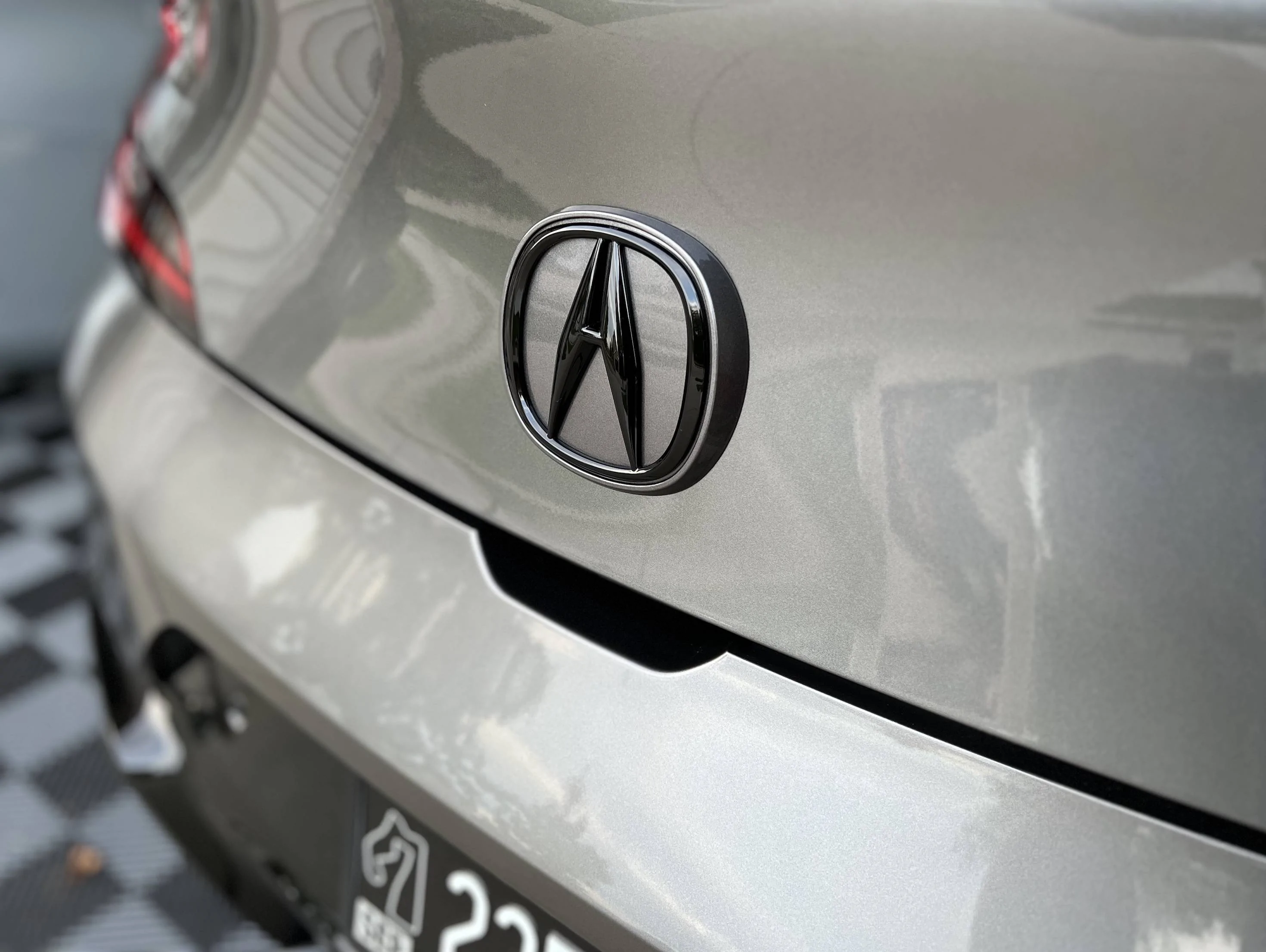 Acura Integra Have you installed the black emblems yourself? FTLpsMs