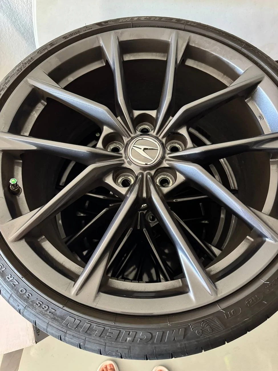 Acura Integra [FS] OEM Integra Type S Wheels (4) IMG_4938