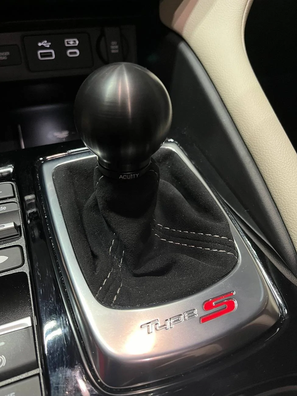 Acura Integra Show me your knobs ShiftKno