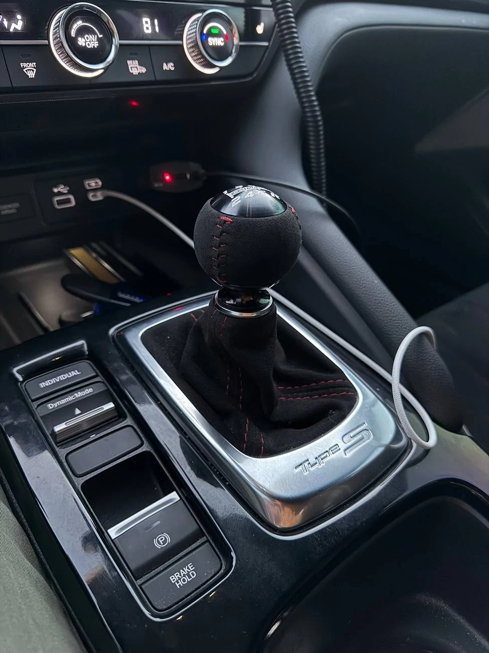 Acura Integra Show me your knobs IMG_6939