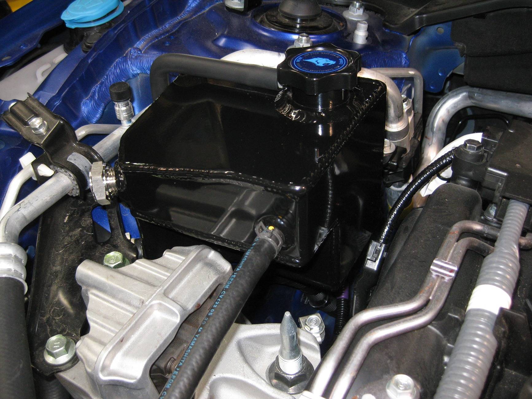 Acura Integra installed Mishimoto expansion tank today IMG_1731.JPG