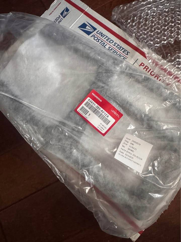 Acura Integra Alcantara Wrapped OEM Center Console 483507039_10211704092354015_7926162369487017367_n