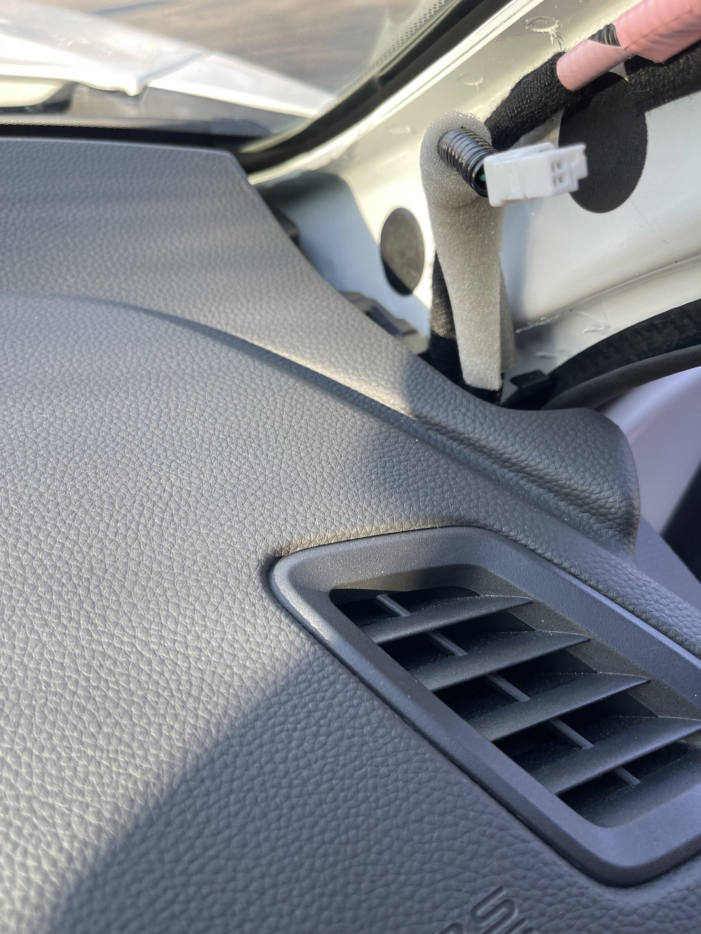 Acura Integra How to remove part of dash to get to bar behind Apillar ( Please Help ) IMG_4296