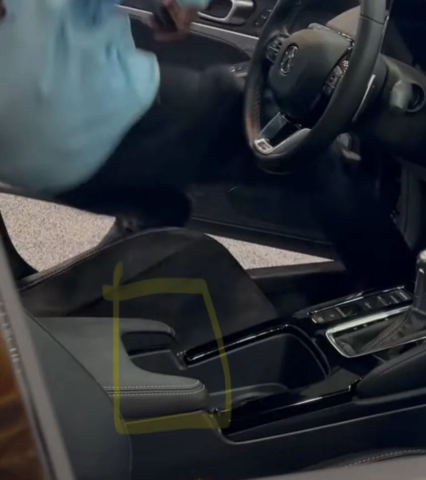 Acura Integra Center console arm rest extension IMG_4295