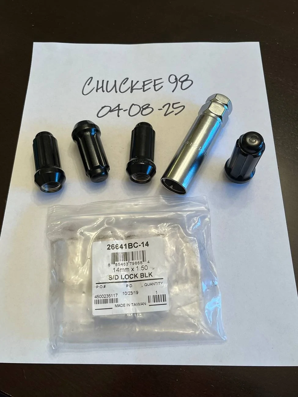 Acura Integra FS: Gorilla Small Diameter Spline Drive Locking Lug Nut Set (NEW) 5E7B1372-98CF-4311-8452-E9D52C537EFB