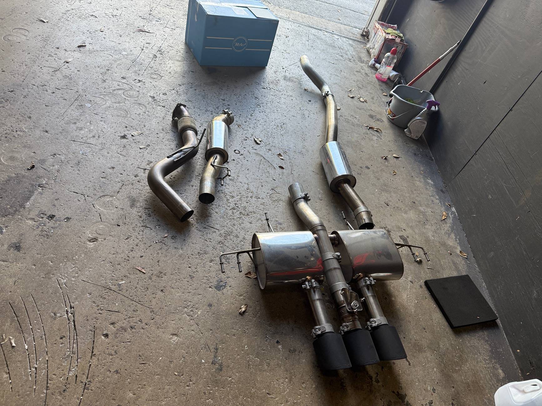 Acura Integra Milltek Integra Type S exhaust dual resonated and black tips IMG_3570