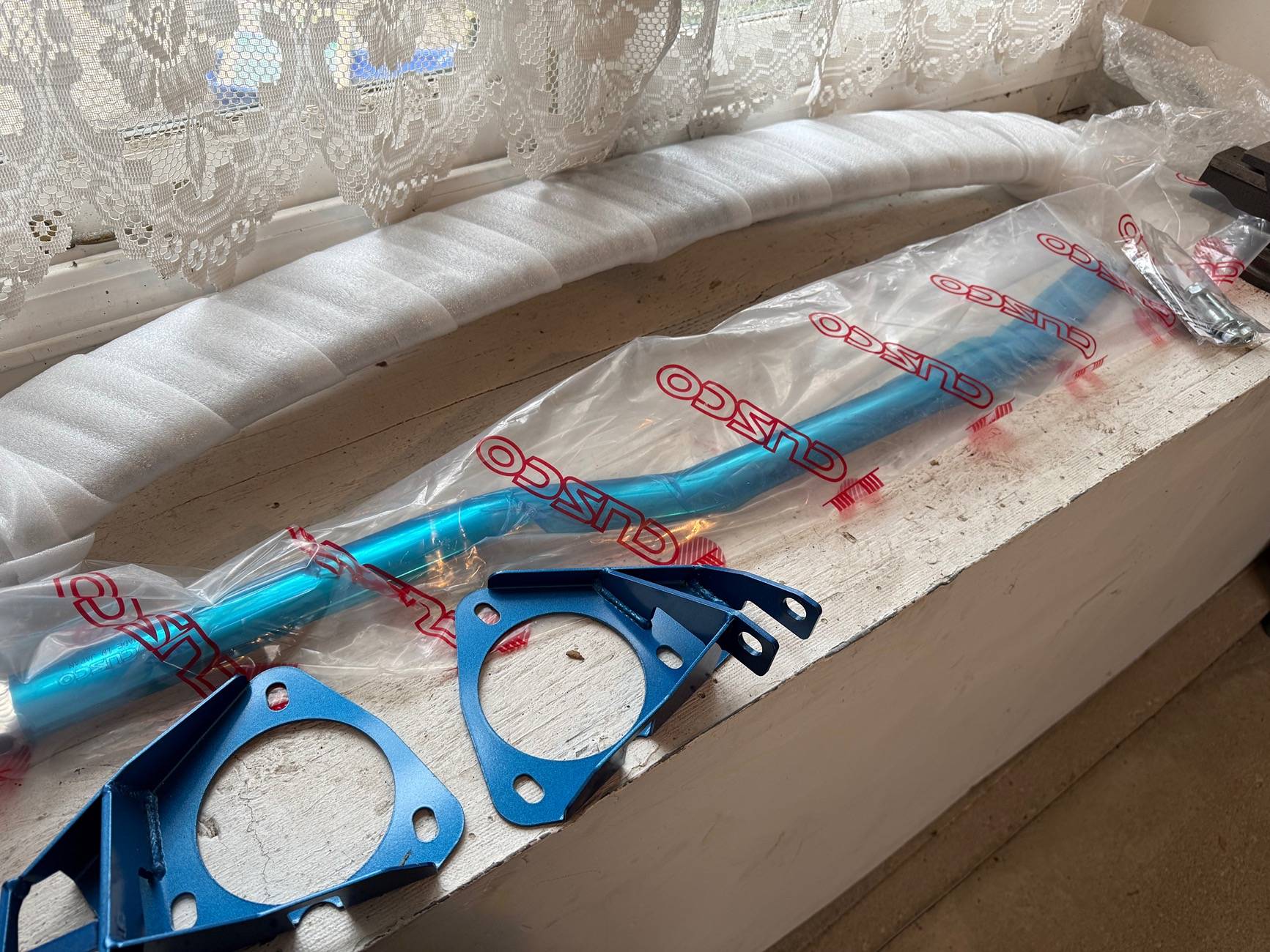 Acura Integra Mugen Alcantara Knob and Cusco bar. IMG_7244