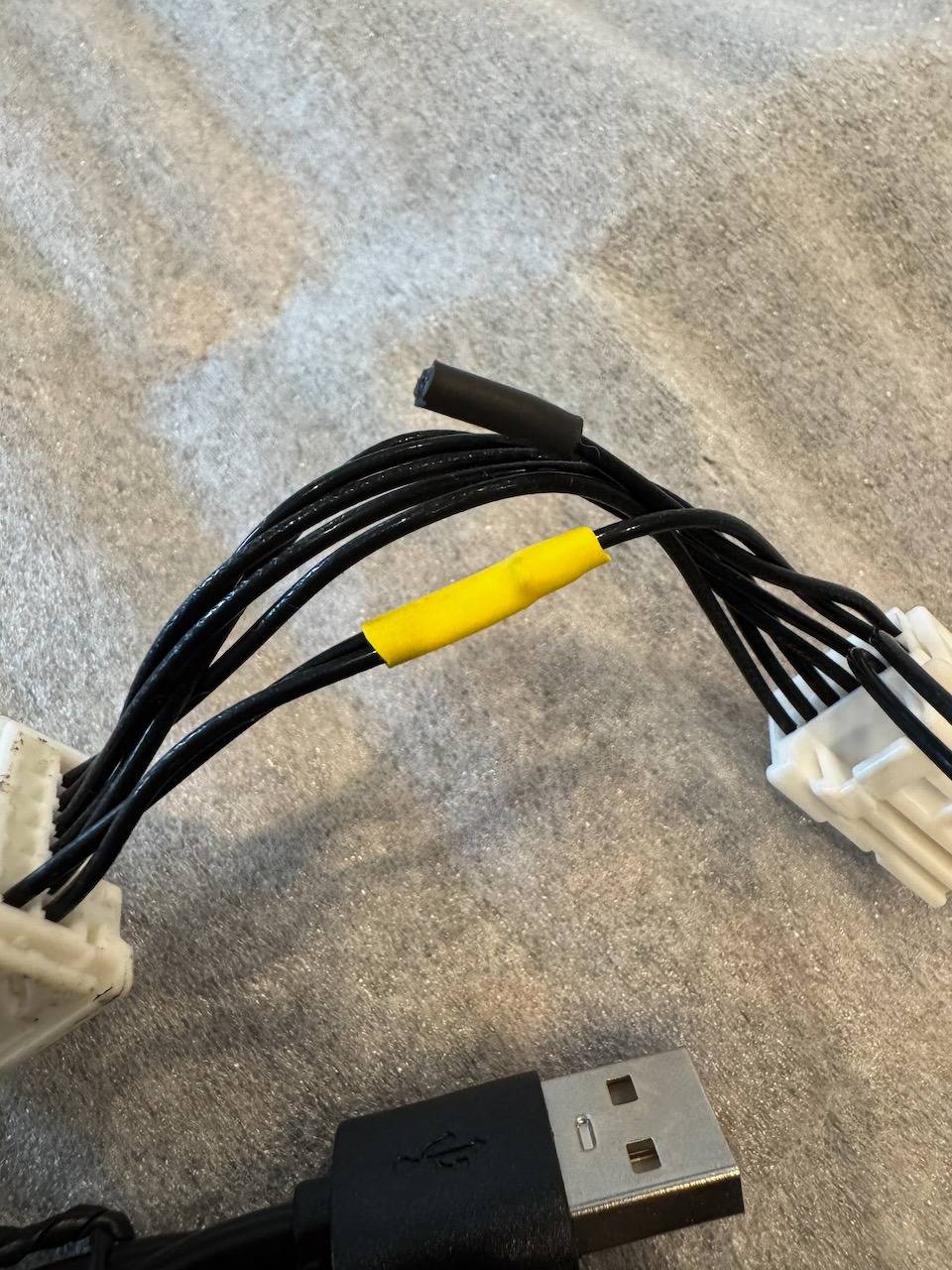 Acura Integra Honda dimming/Homelink mirror with modified Dongar adapter dongar2