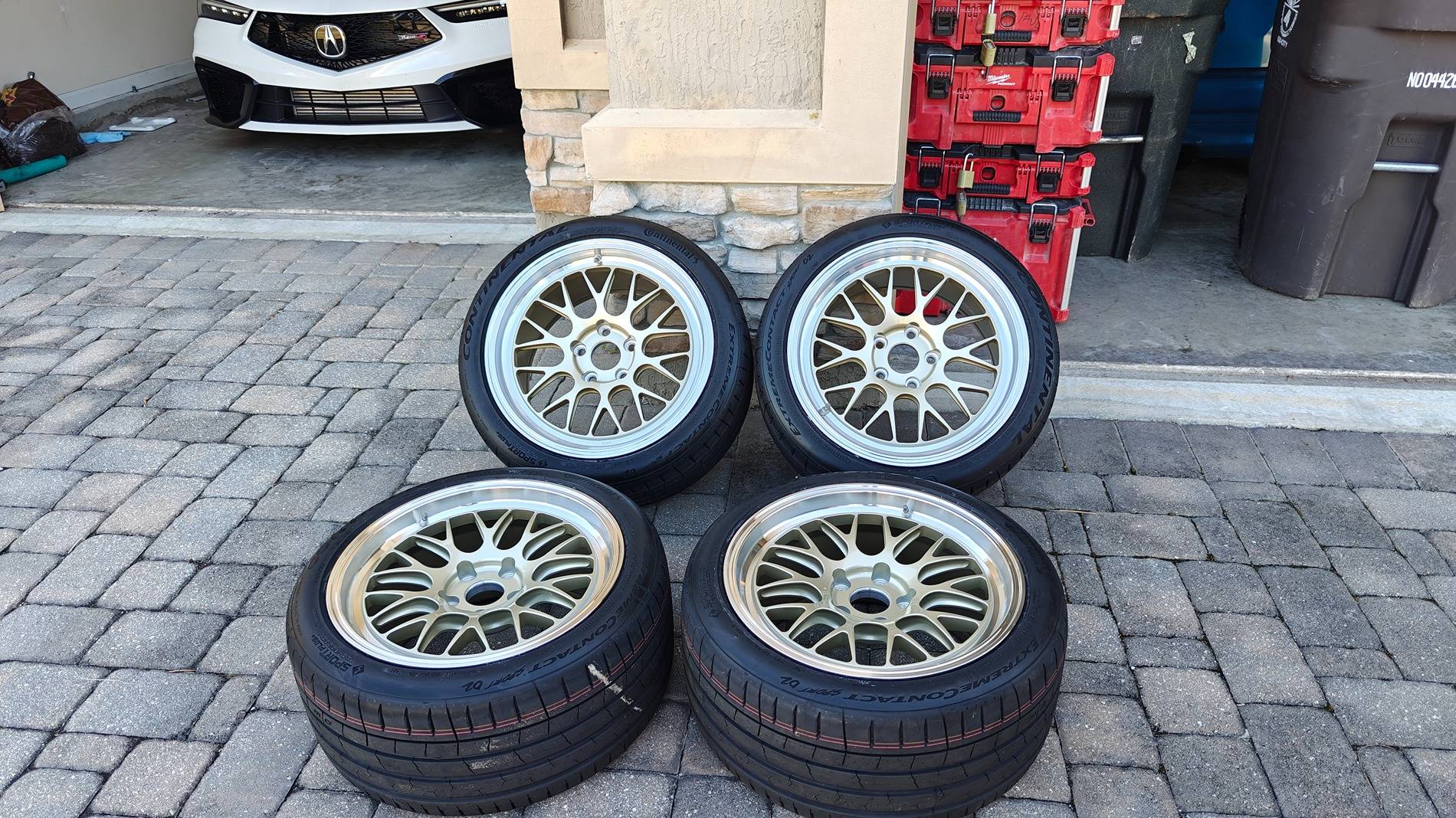 Acura Integra Apex Forged ML-10RT Motorsport gold 18x10 +40 with Conti Extreme Contact 02's IMG20250307153533