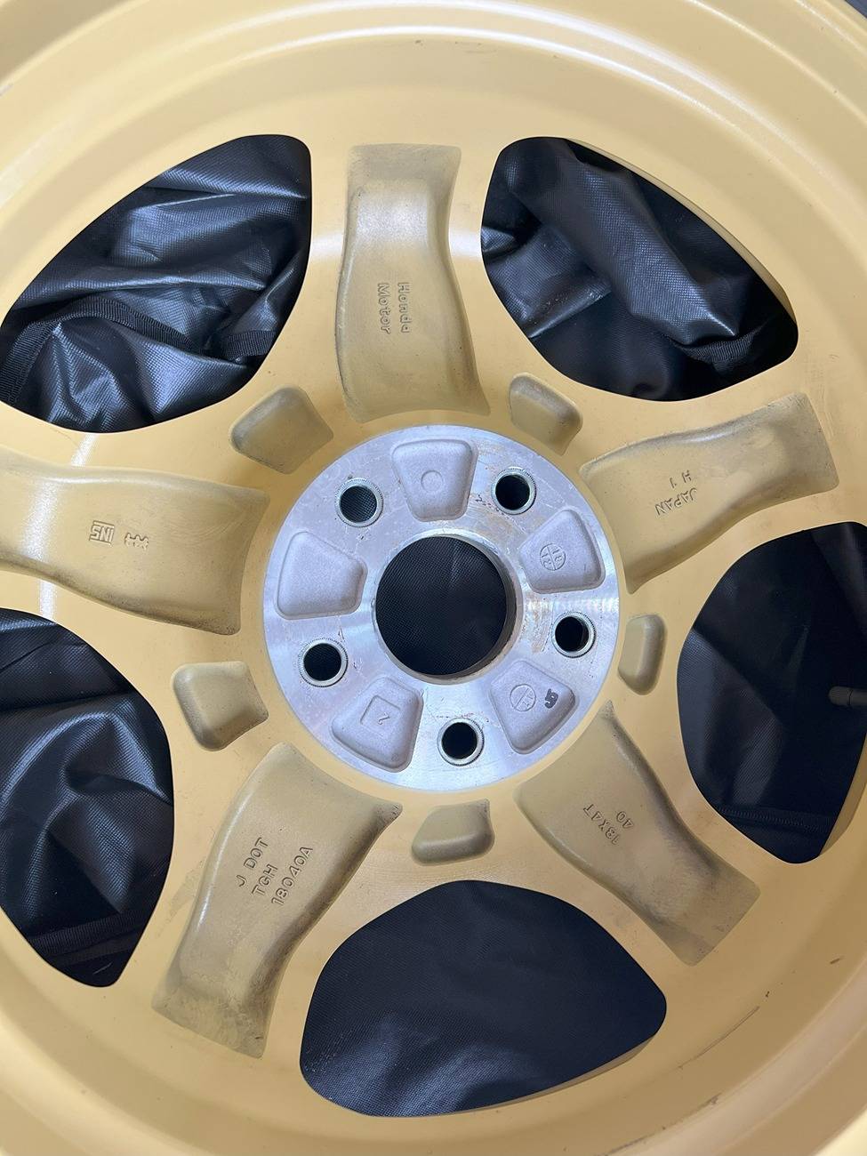 Acura Integra Honda Civic type R OEM spare tire. IMG_9424