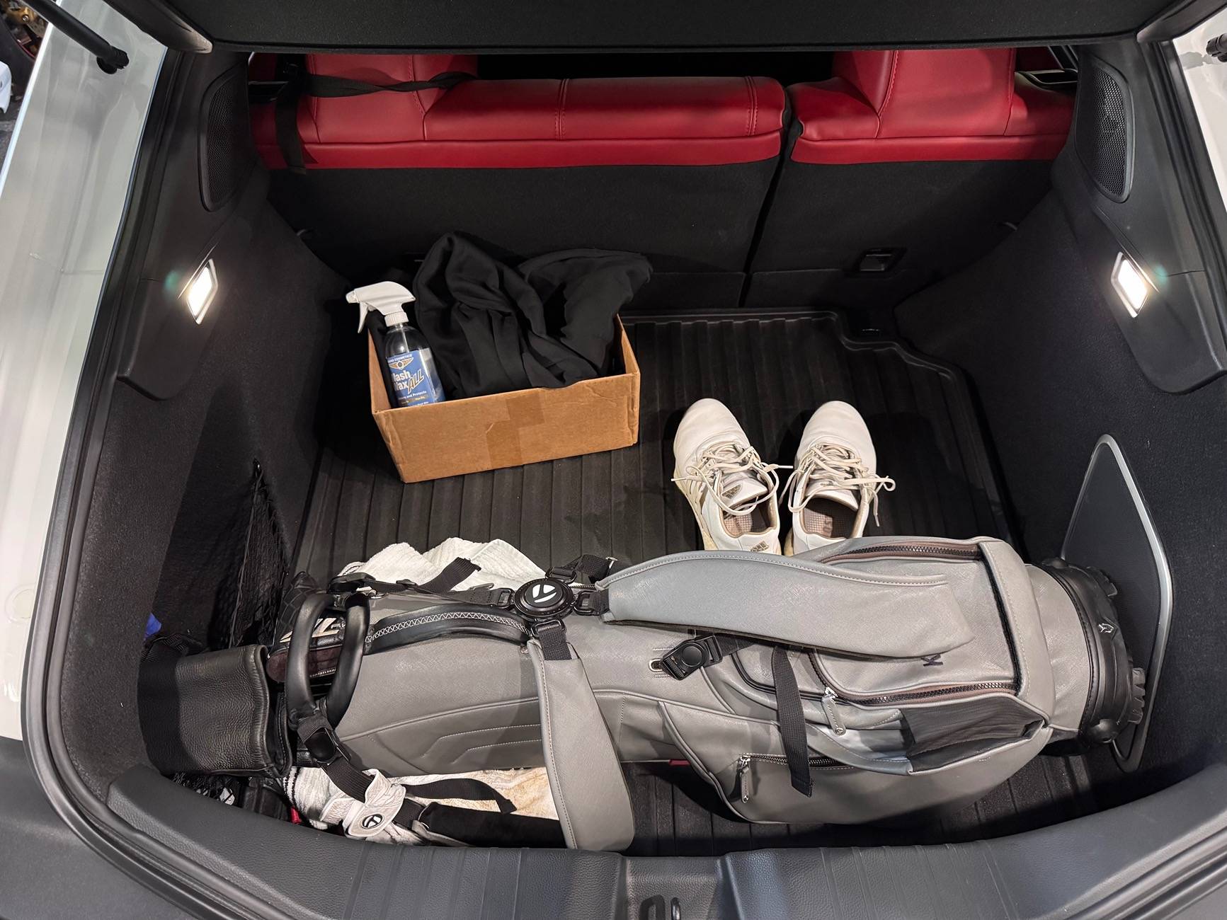 Acura Integra Golf Clubs test fit in Integra hatch / trunk (photo) IMG_0317