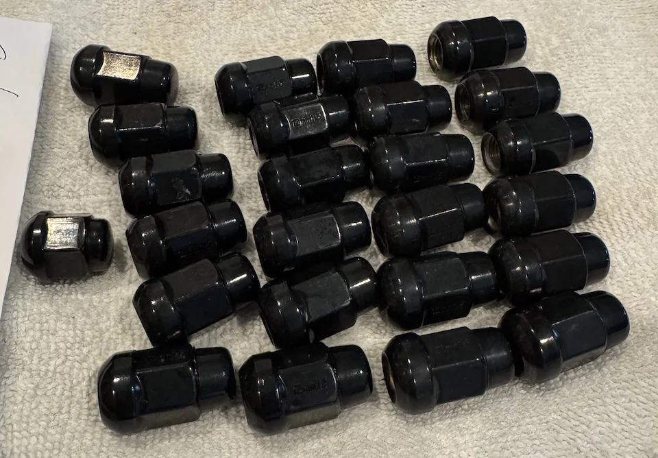Acura Integra Gorilla, Black, M12x1.5 ball seat lug nuts, 1.38" tall acorn style, 24 pcs lugs_04